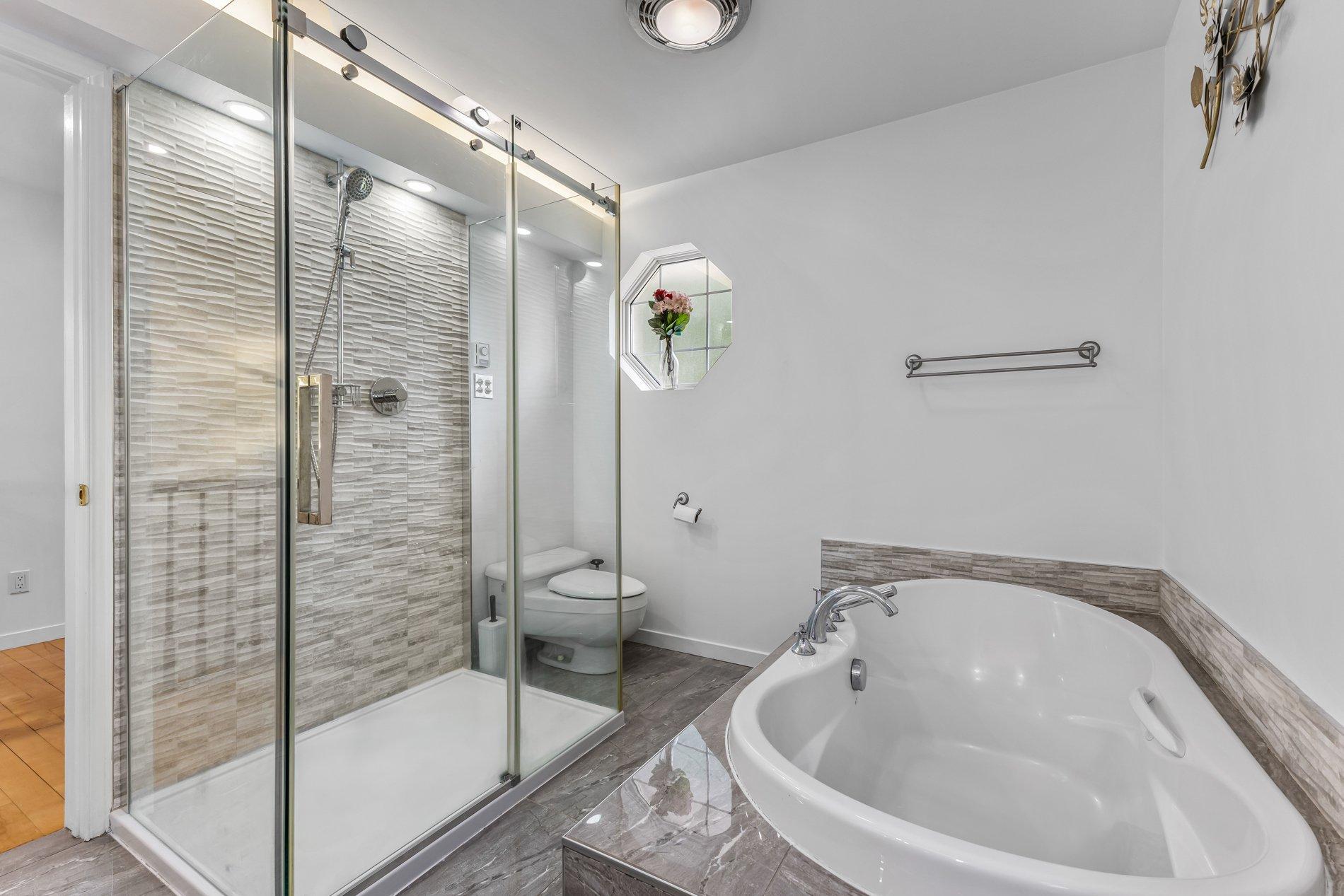 









679


Boul. des Mille-Îles

,
Laval (Auteuil),




QC
H7J1A9

