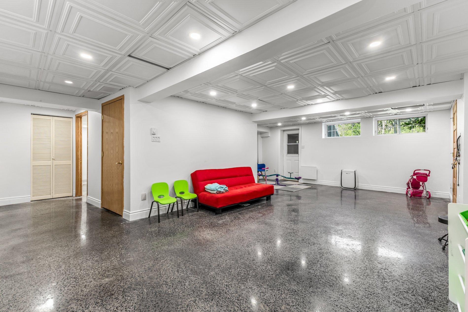 









679


Boul. des Mille-Îles

,
Laval (Auteuil),




QC
H7J1A9

