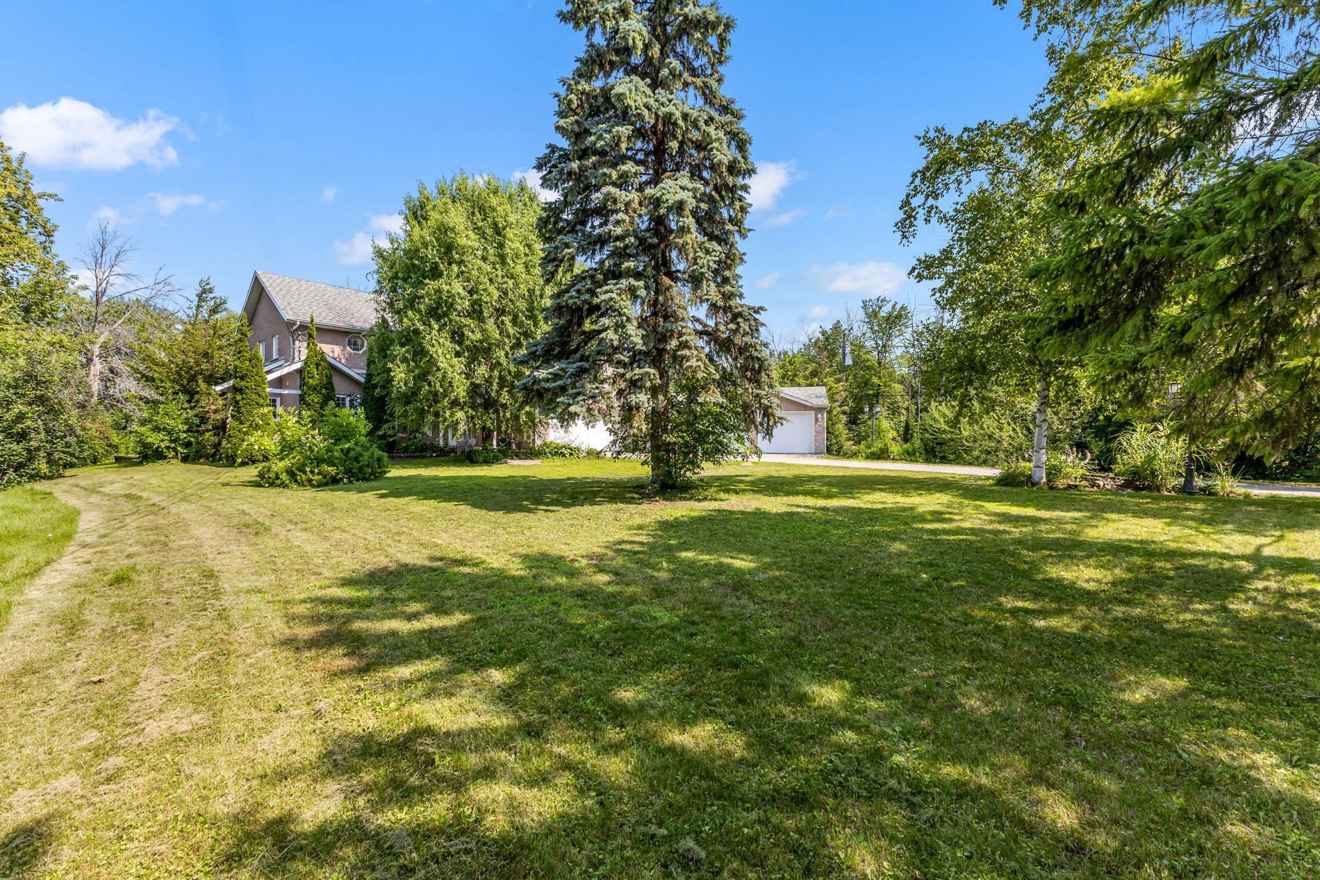 









679


Boul. des Mille-Îles

,
Laval (Auteuil),




QC
H7J1A9

