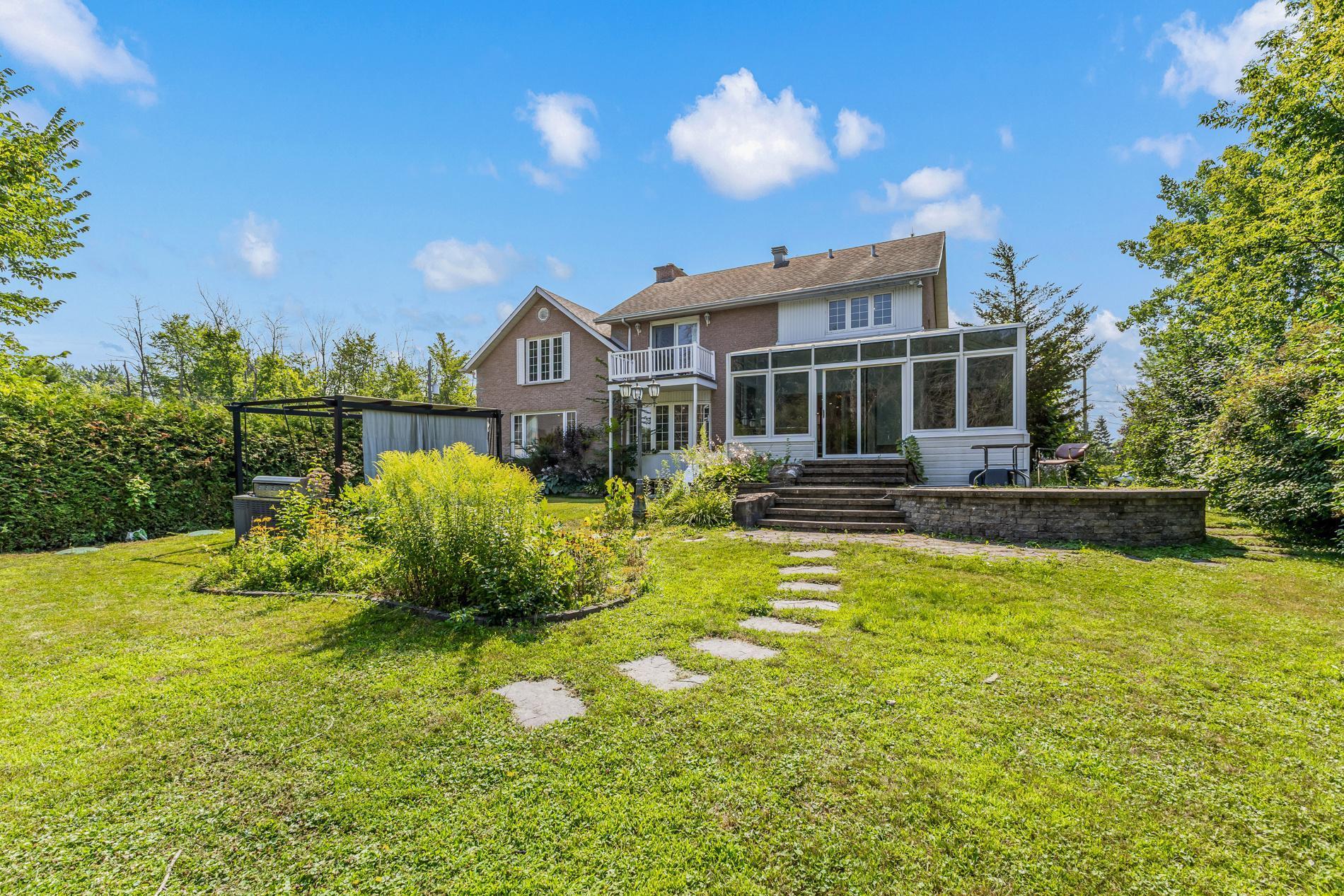 









679


Boul. des Mille-Îles

,
Laval (Auteuil),




QC
H7J1A9

