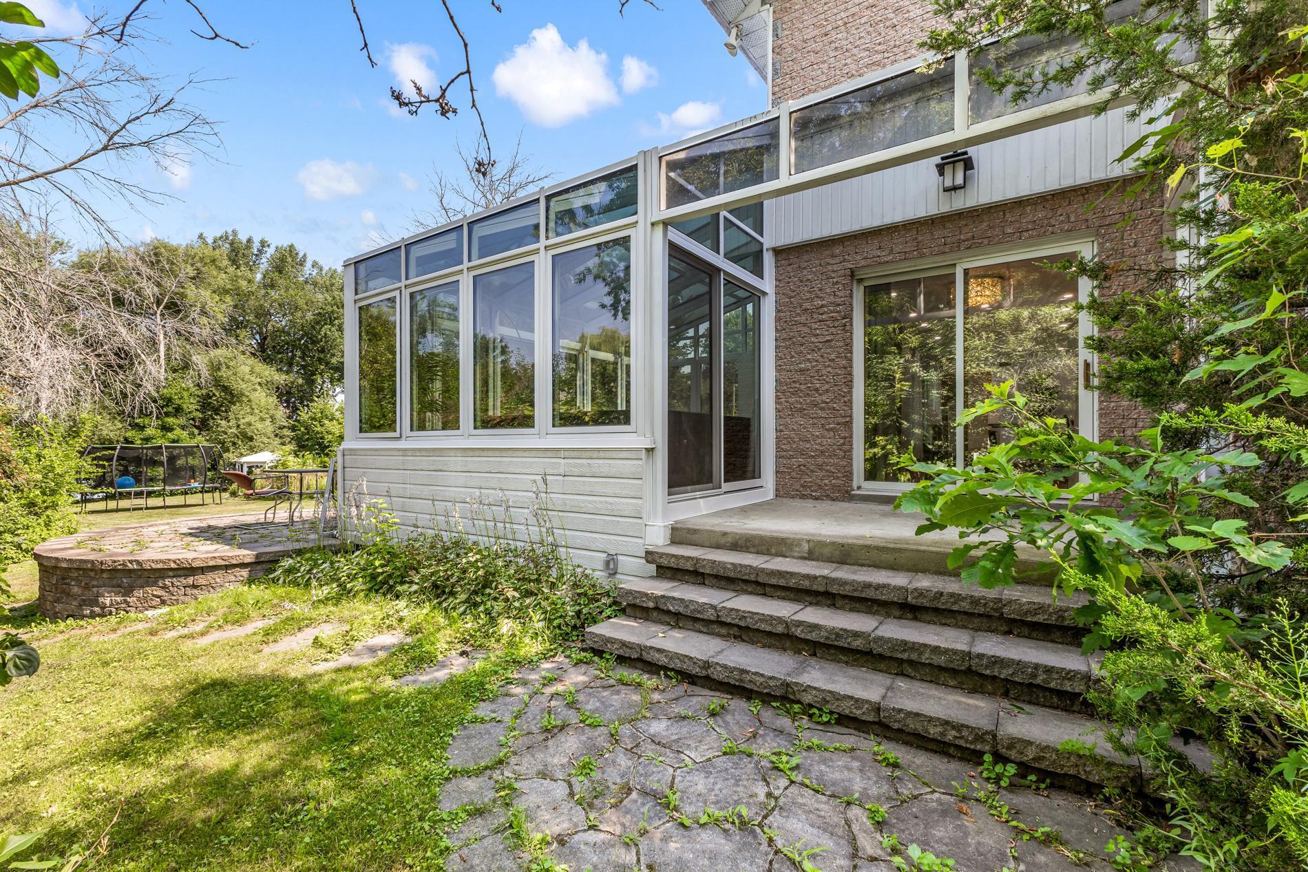 









679


Boul. des Mille-Îles

,
Laval (Auteuil),




QC
H7J1A9

