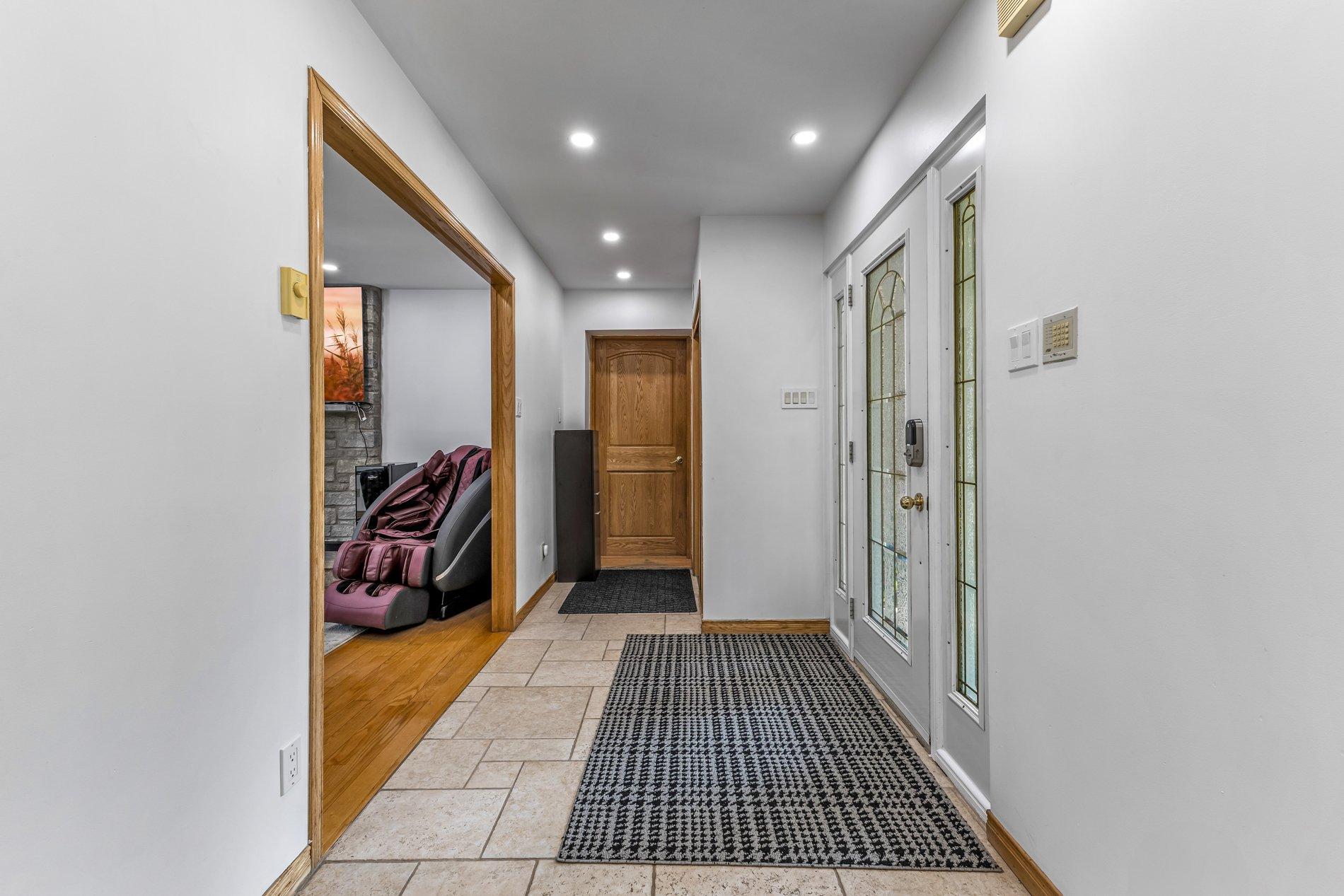 









679


Boul. des Mille-Îles

,
Laval (Auteuil),




QC
H7J1A9

