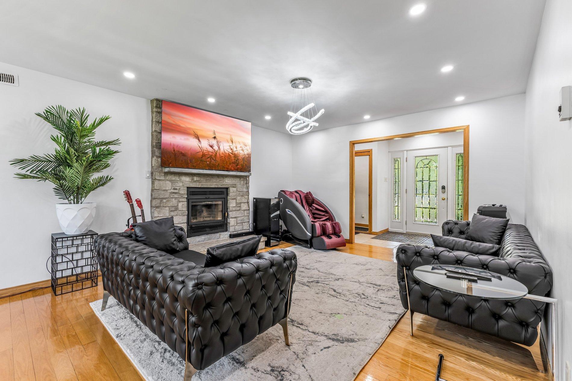 









679


Boul. des Mille-Îles

,
Laval (Auteuil),




QC
H7J1A9

