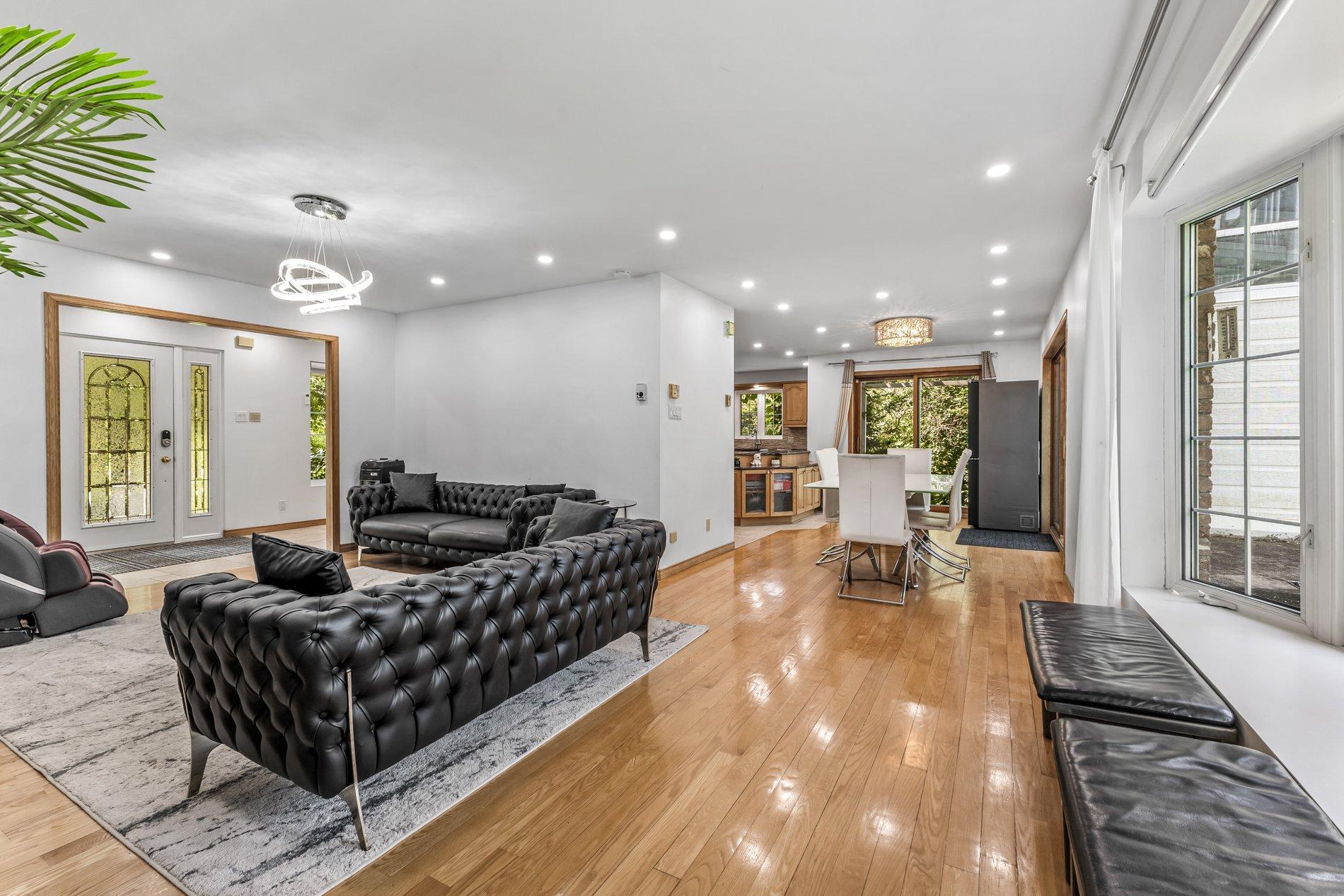 









679


Boul. des Mille-Îles

,
Laval (Auteuil),




QC
H7J1A9

