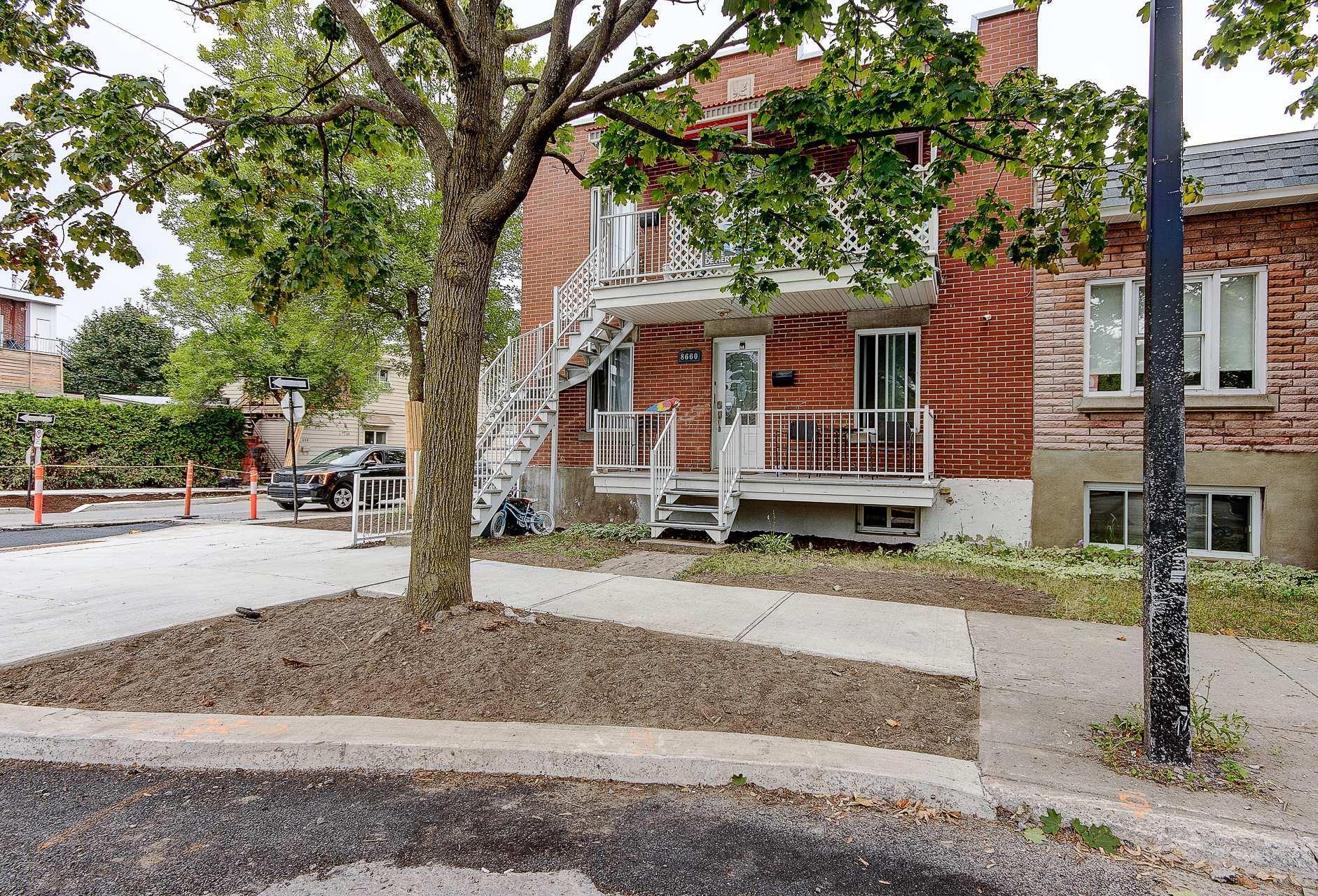 









8660

 - 8662


Rue Tellier

,
Montréal (Mercier/Hochelaga-Maisonneuve),




QC
H1L3A7

