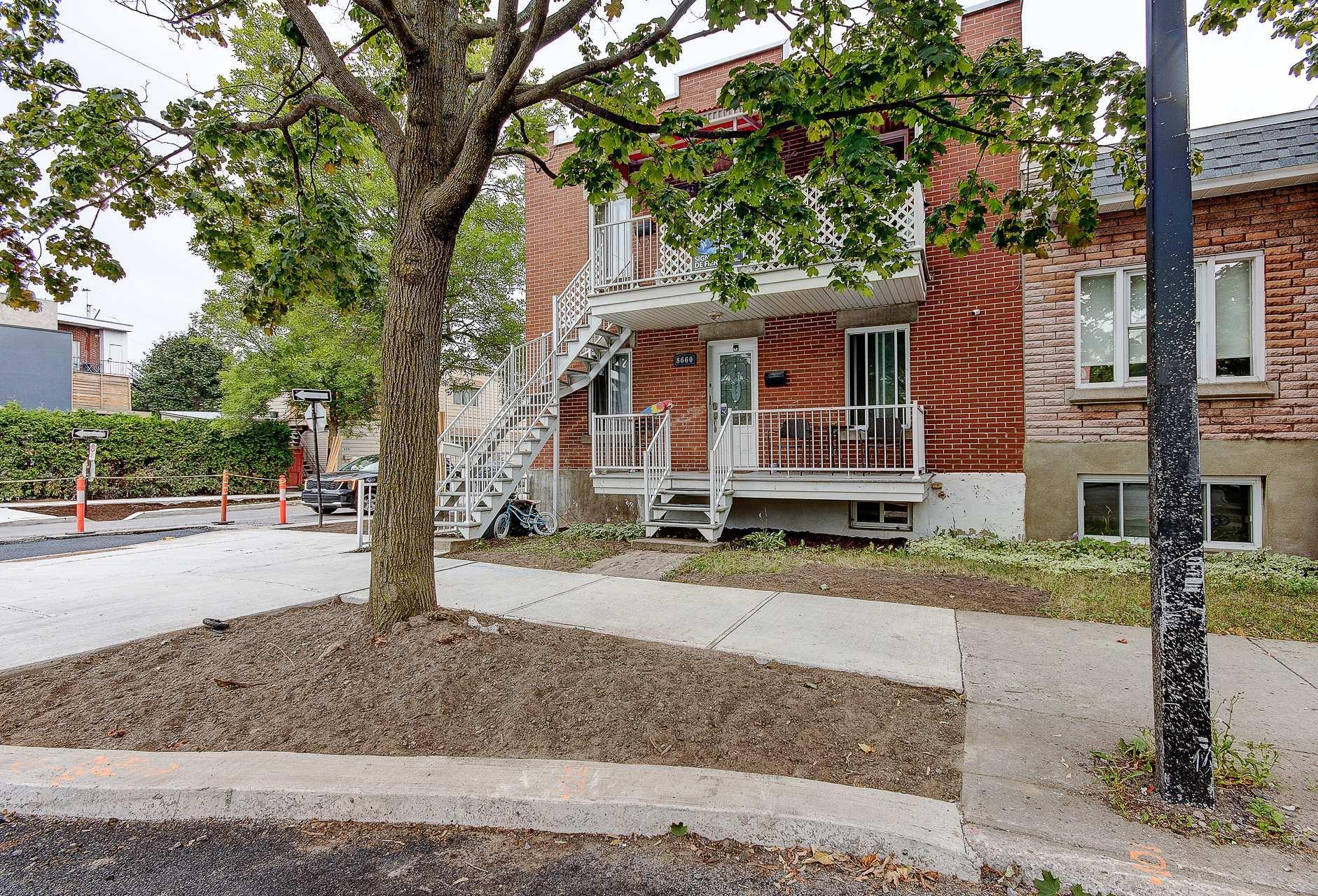 









8660

 - 8662


Rue Tellier

,
Montréal (Mercier/Hochelaga-Maisonneuve),




QC
H1L3A7

