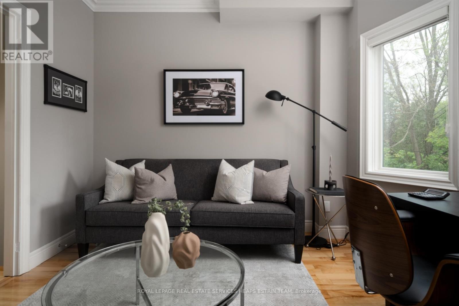 












9 GANGE AVENUE

,
Toronto,




Ontario
M4V2B4

