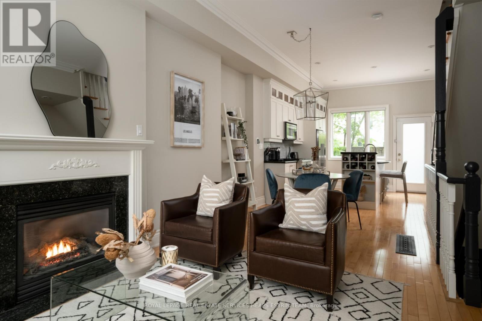 












9 GANGE AVENUE

,
Toronto,




Ontario
M4V2B4

