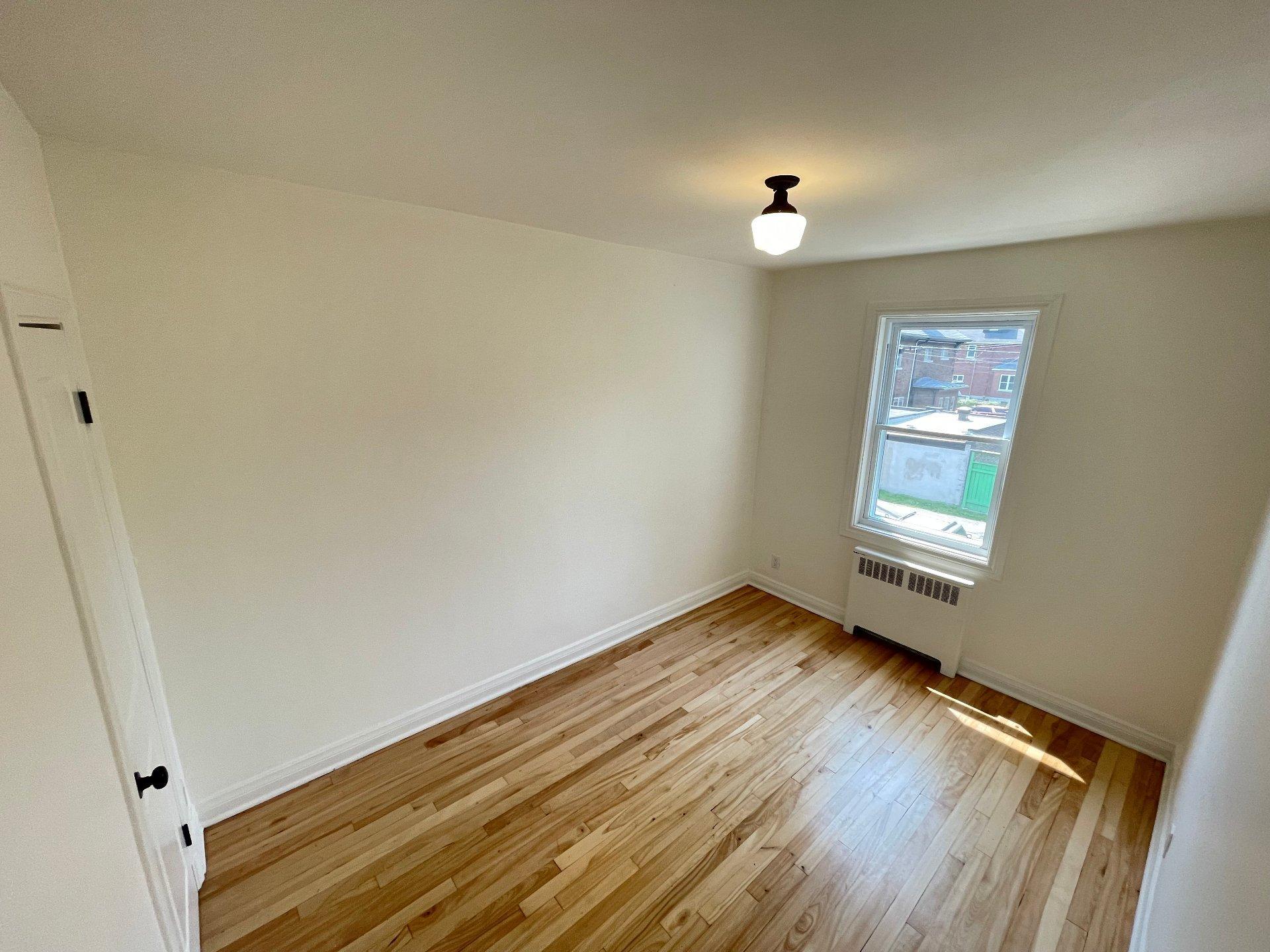 









310


Av. Westminster N.

,
Montréal-Ouest,




QC
H4X1Z7

