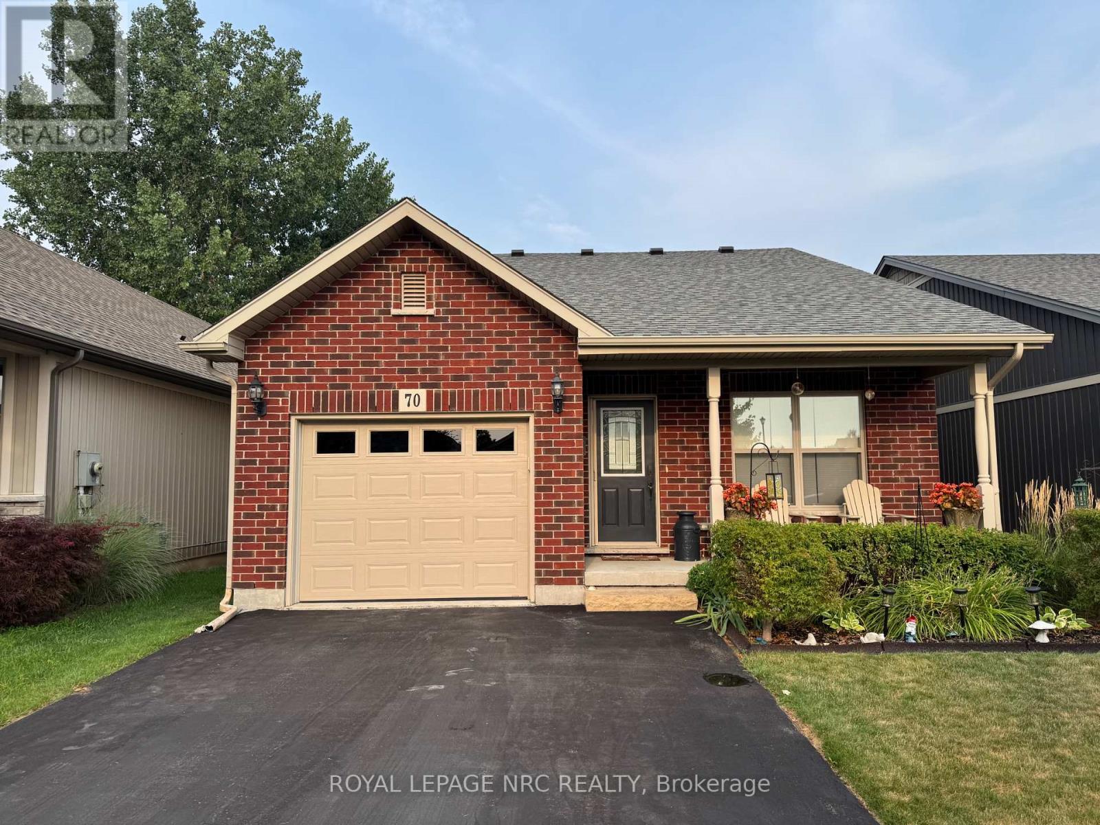 












70 PARKSIDE DRIVE

,
St. Catharines (Port Weller),




Ontario
L2M0B2


