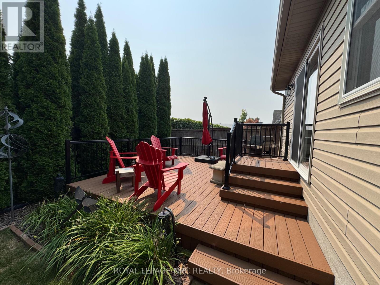 












70 PARKSIDE DRIVE

,
St. Catharines (Port Weller),




Ontario
L2M0B2

