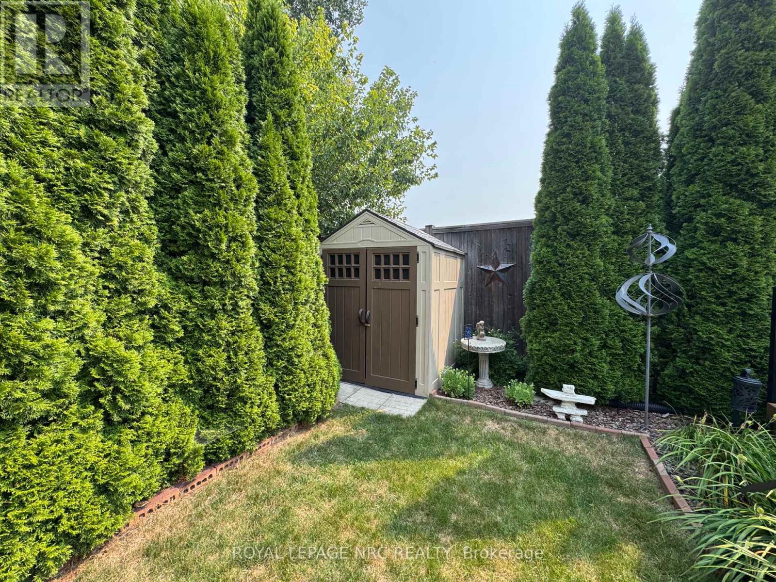 












70 PARKSIDE DRIVE

,
St. Catharines (Port Weller),




Ontario
L2M0B2

