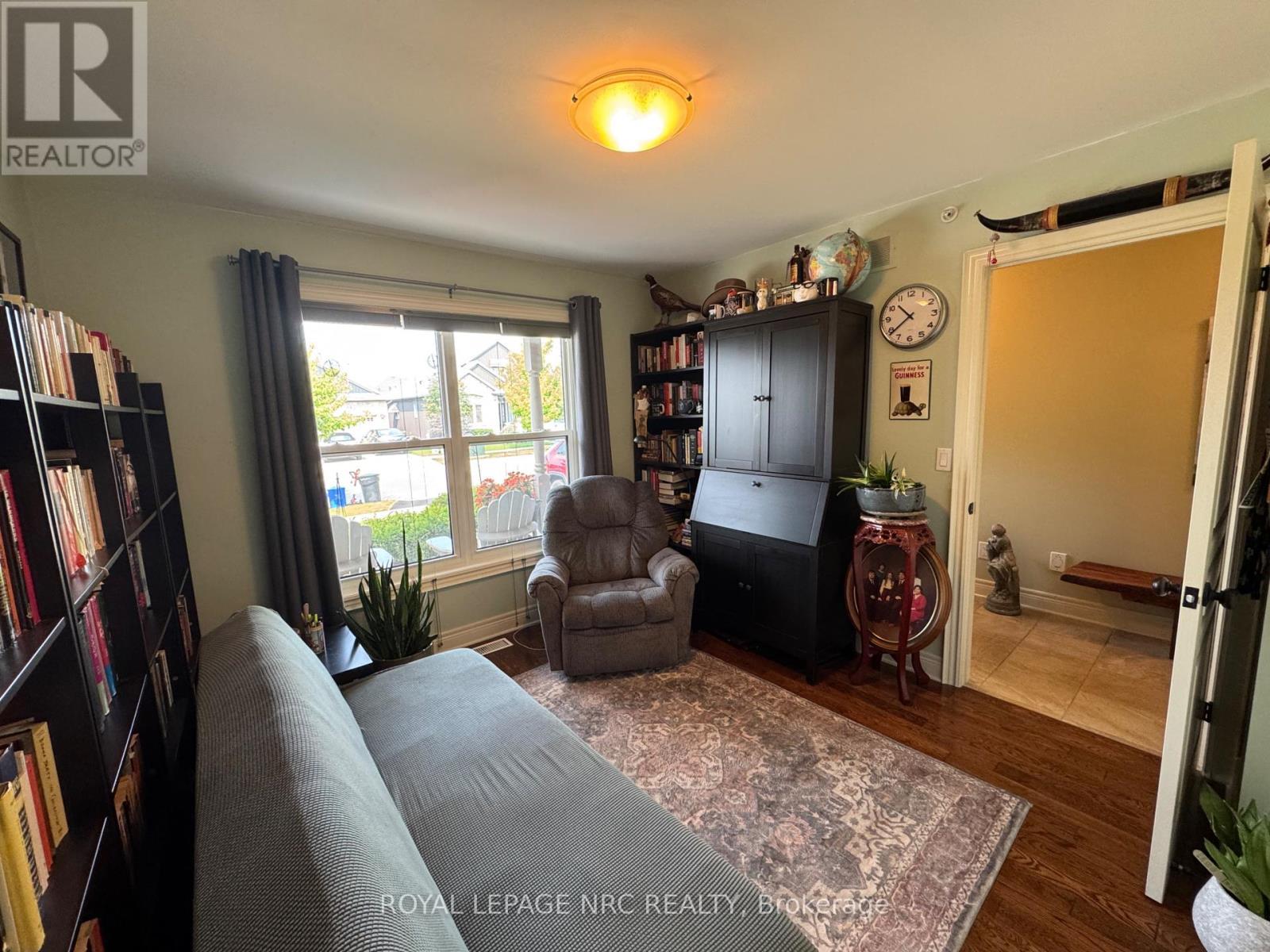 












70 PARKSIDE DRIVE

,
St. Catharines (Port Weller),




Ontario
L2M0B2

