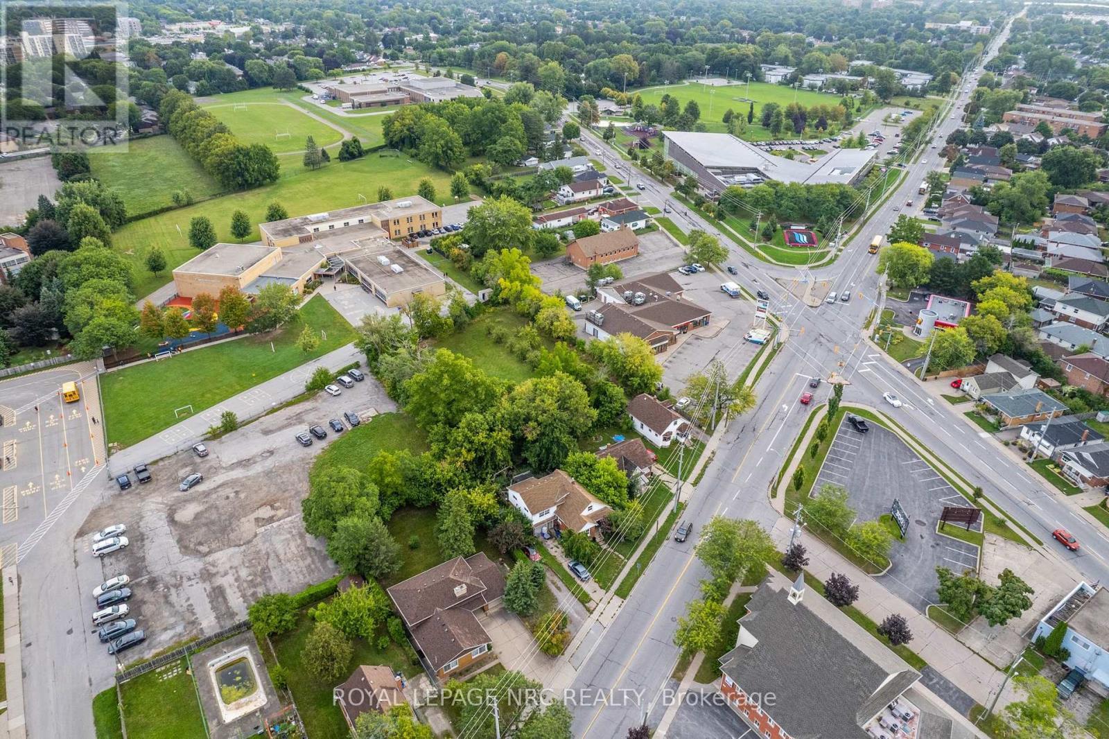 












397-403 CARLTON STREET

,
St. Catharines (Carlton/Bunting),







Ontario
L2M4W7

