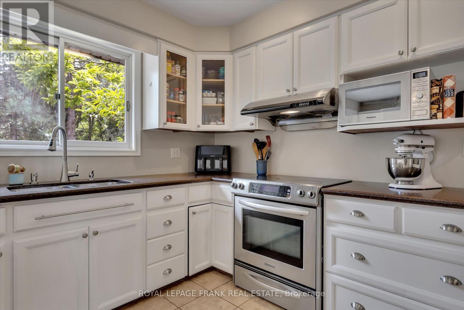 












1887 CAMPBELL AVENUE

,
Cavan Monaghan (Cavan-Monaghan),




Ontario
K9J0E5

