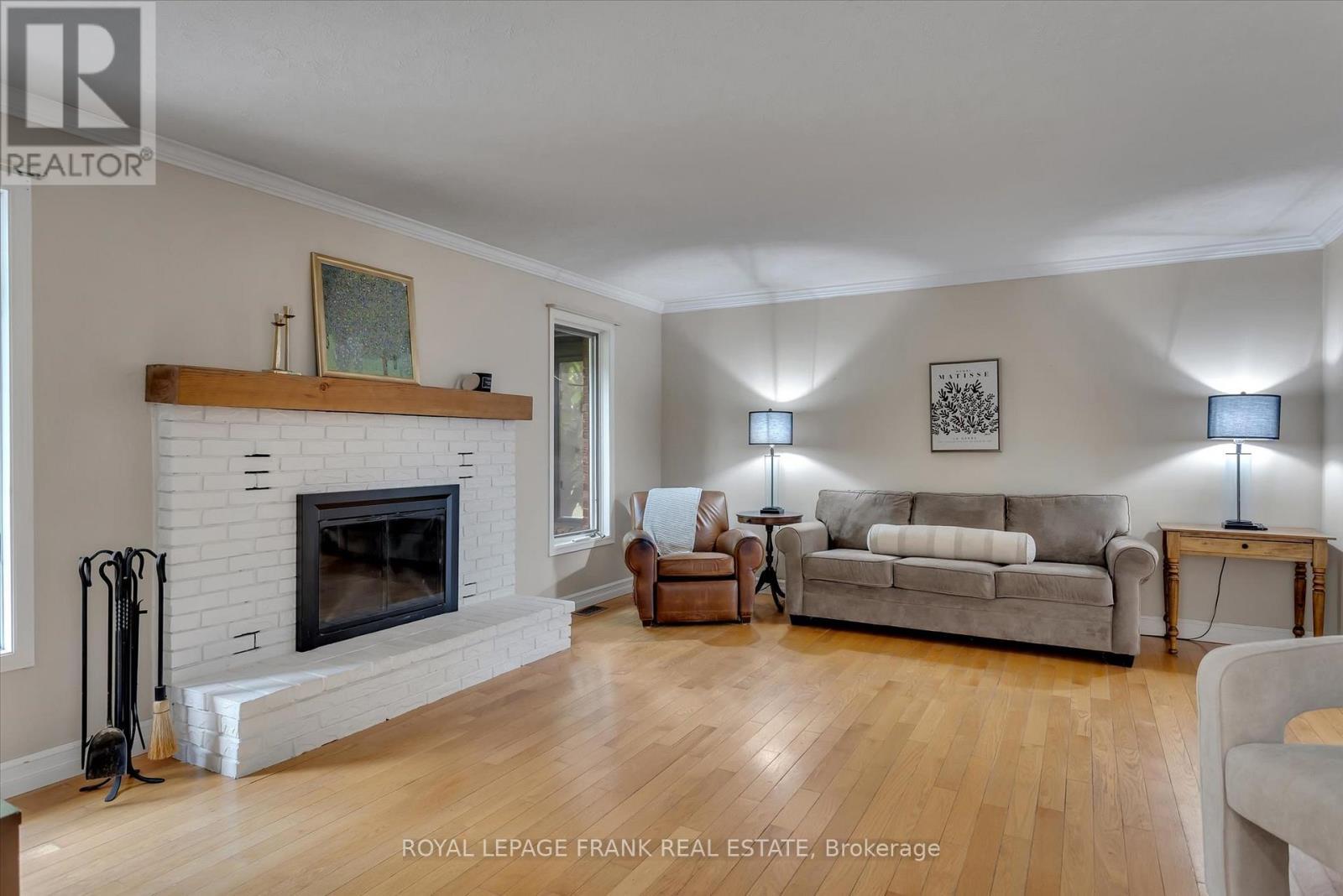 












1887 CAMPBELL AVENUE

,
Cavan Monaghan (Cavan-Monaghan),




Ontario
K9J0E5

