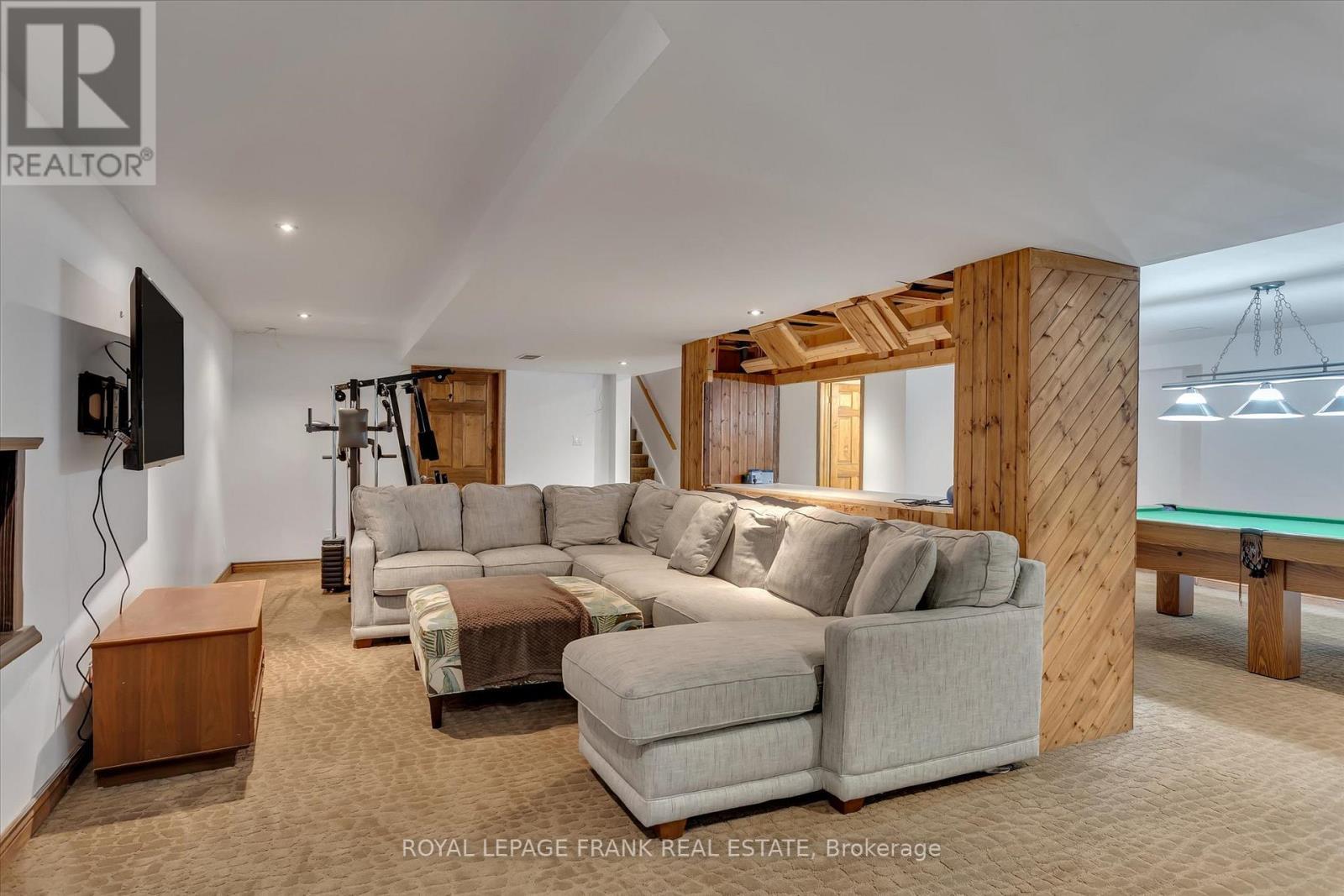 












1887 CAMPBELL AVENUE

,
Cavan Monaghan (Cavan-Monaghan),




Ontario
K9J0E5

