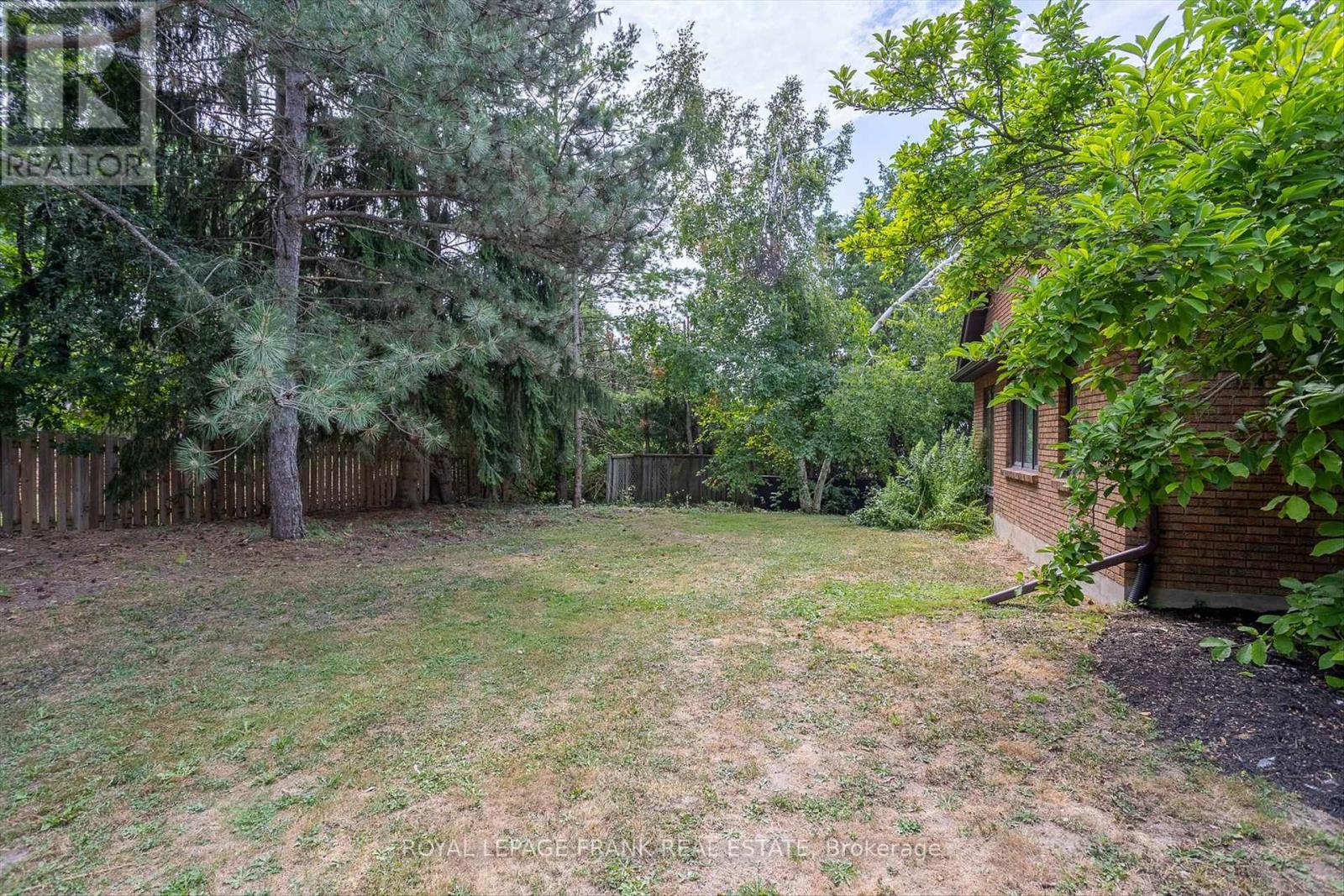 












1887 CAMPBELL AVENUE

,
Cavan Monaghan (Cavan-Monaghan),




Ontario
K9J0E5

