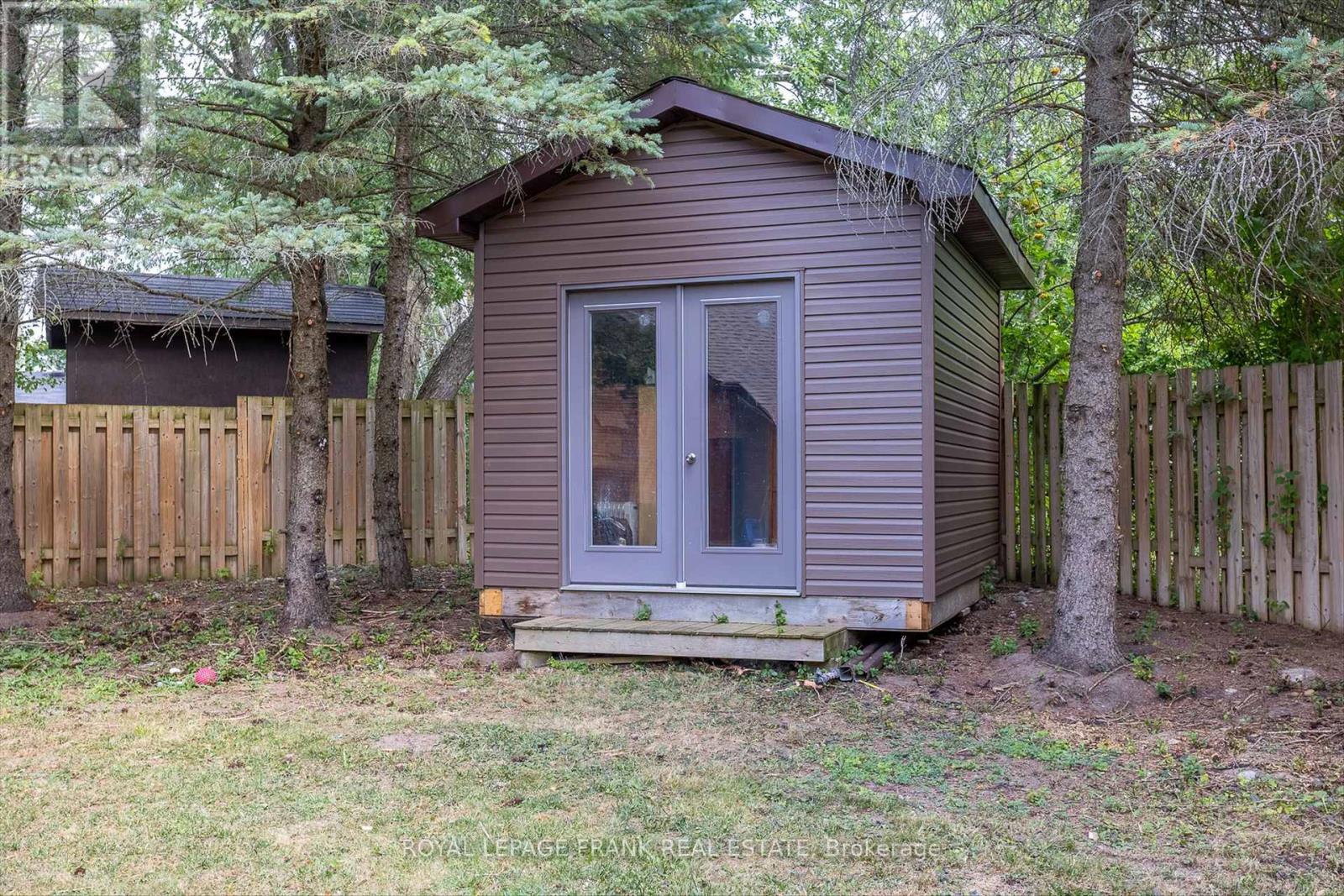 












1887 CAMPBELL AVENUE

,
Cavan Monaghan (Cavan-Monaghan),




Ontario
K9J0E5

