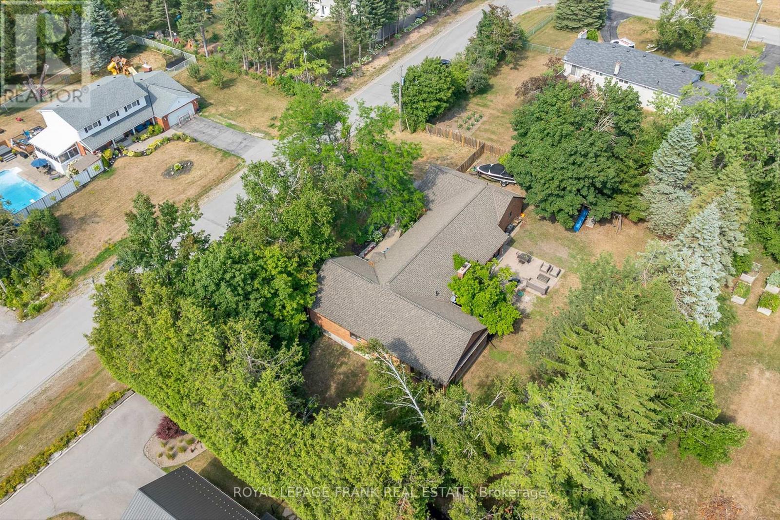 












1887 CAMPBELL AVENUE

,
Cavan Monaghan (Cavan-Monaghan),




Ontario
K9J0E5

