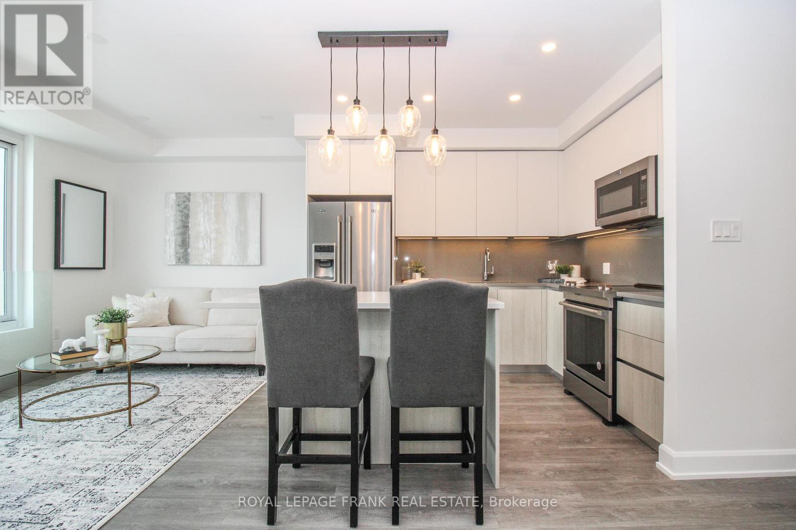 












805 - 195 HUNTER STREET E

,
Peterborough East (Central),




Ontario
K9H1G9

