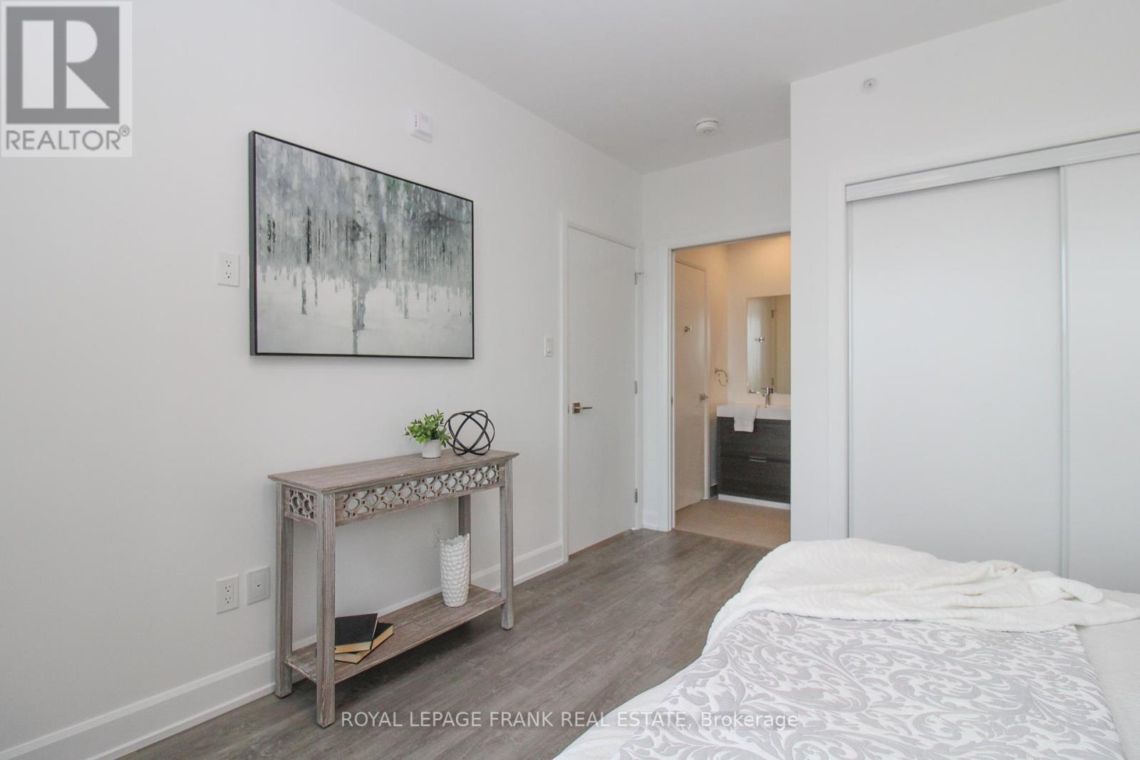 












805 - 195 HUNTER STREET E

,
Peterborough East (Central),




Ontario
K9H1G9

