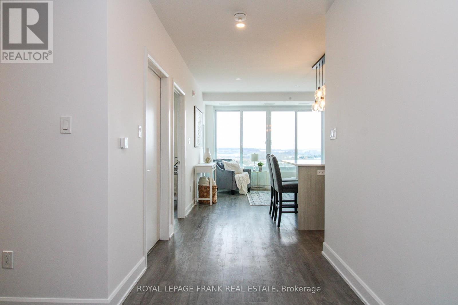 












805 - 195 HUNTER STREET E

,
Peterborough East (Central),




Ontario
K9H1G9

