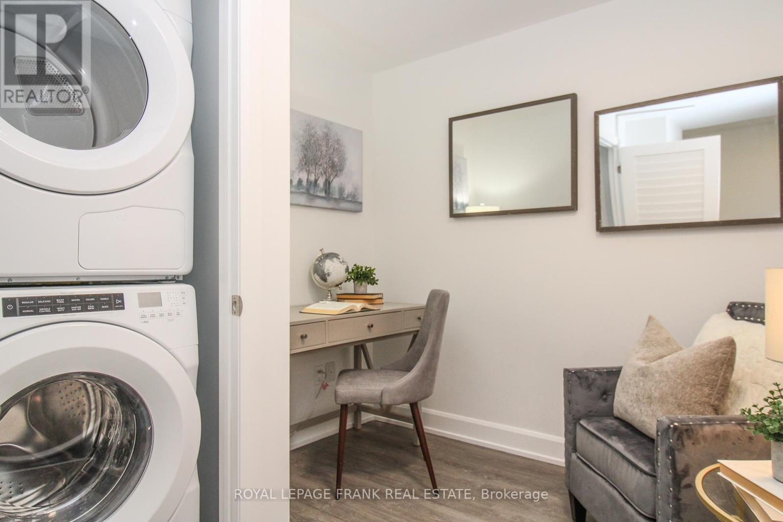












805 - 195 HUNTER STREET E

,
Peterborough East (Central),




Ontario
K9H1G9

