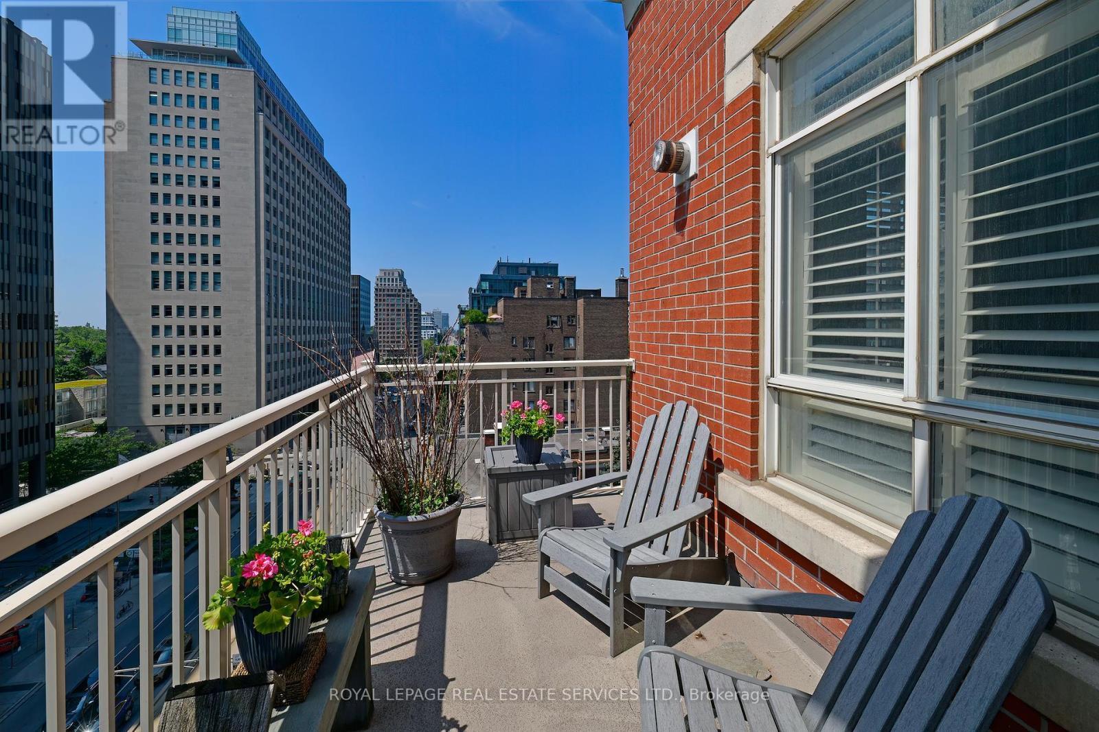 












905 - 1 DEER PARK CRESCENT

,
Toronto,




Ontario
M4V3C4

