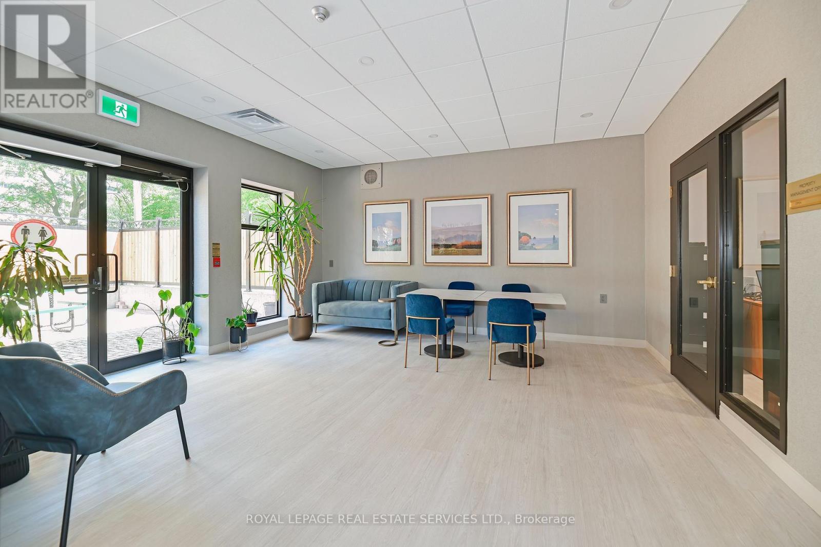 












905 - 1 DEER PARK CRESCENT

,
Toronto,




Ontario
M4V3C4

