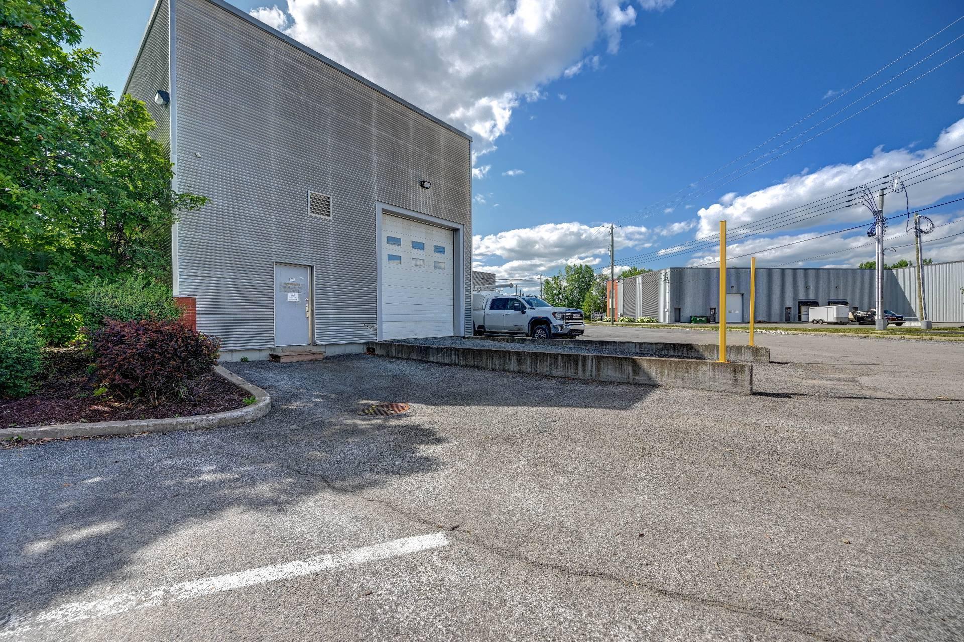 









10


Rue Gaston-Dumoulin

, 400,
Blainville,




QC
J7C0E6

