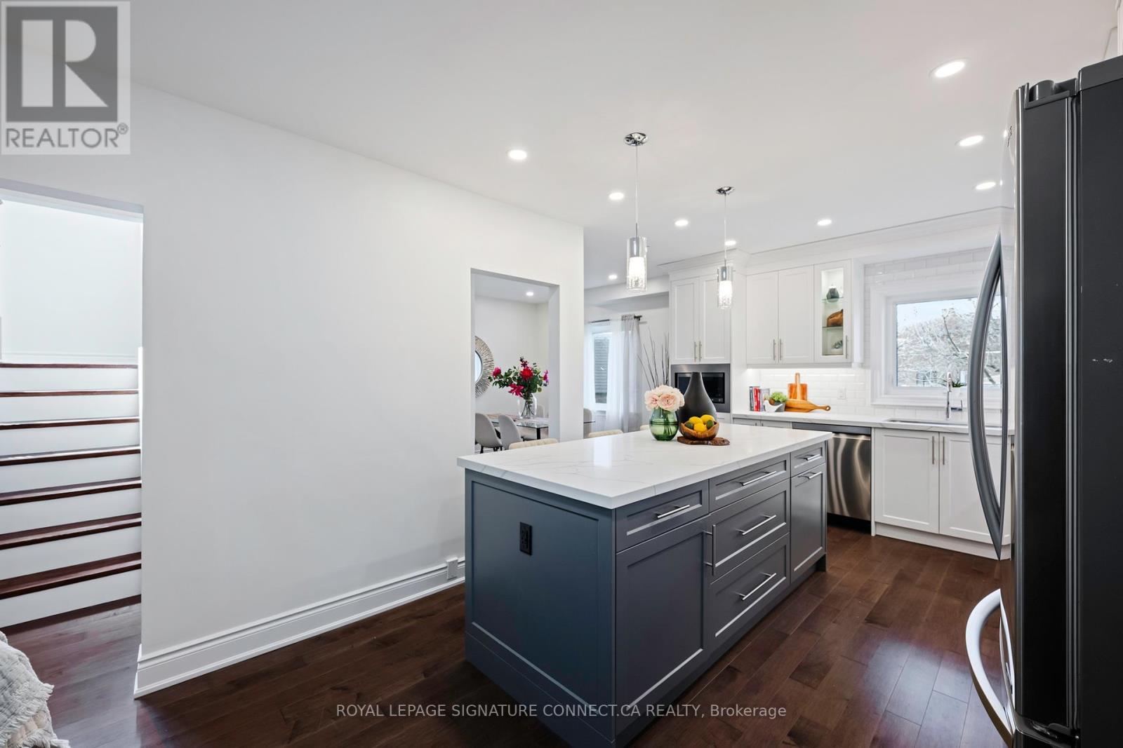 












MAIN - 210 BETA STREET

,
Toronto,




Ontario
M8W4H6

