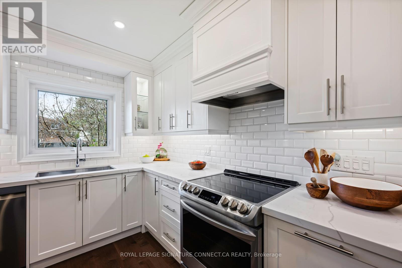 












MAIN - 210 BETA STREET

,
Toronto,




Ontario
M8W4H6

