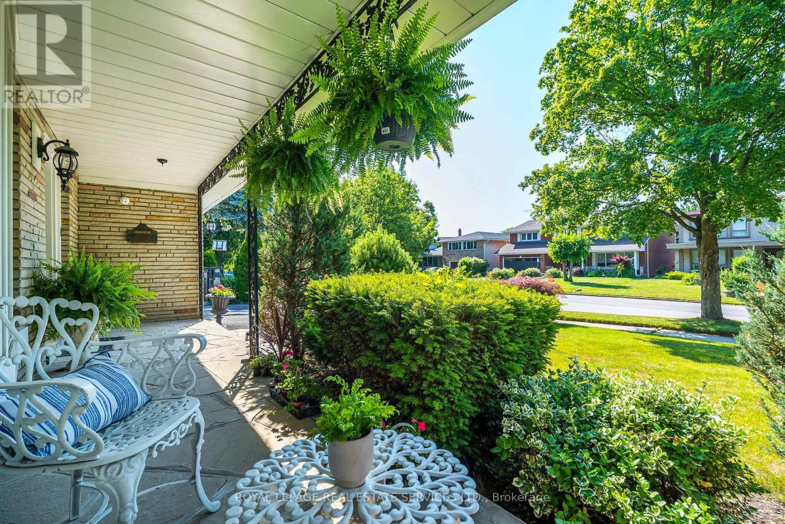 












36 COURTSFIELD CRESCENT

,
Toronto,




Ontario
M9A4S9

