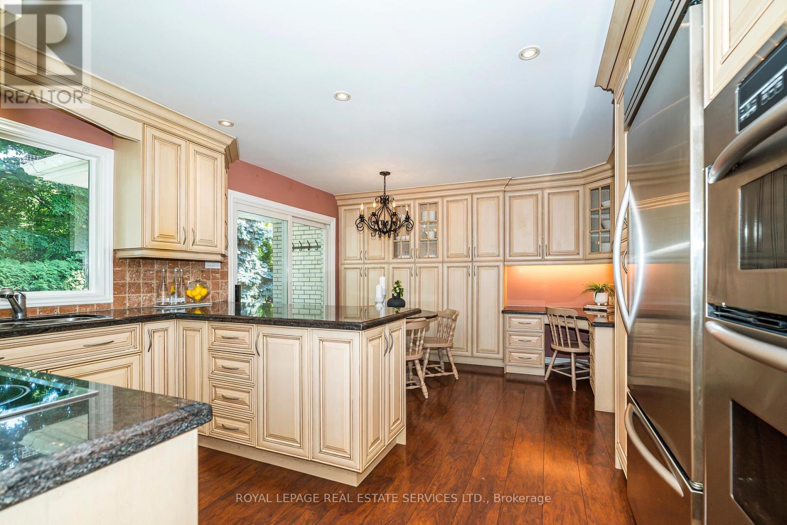 












36 COURTSFIELD CRESCENT

,
Toronto,




Ontario
M9A4S9

