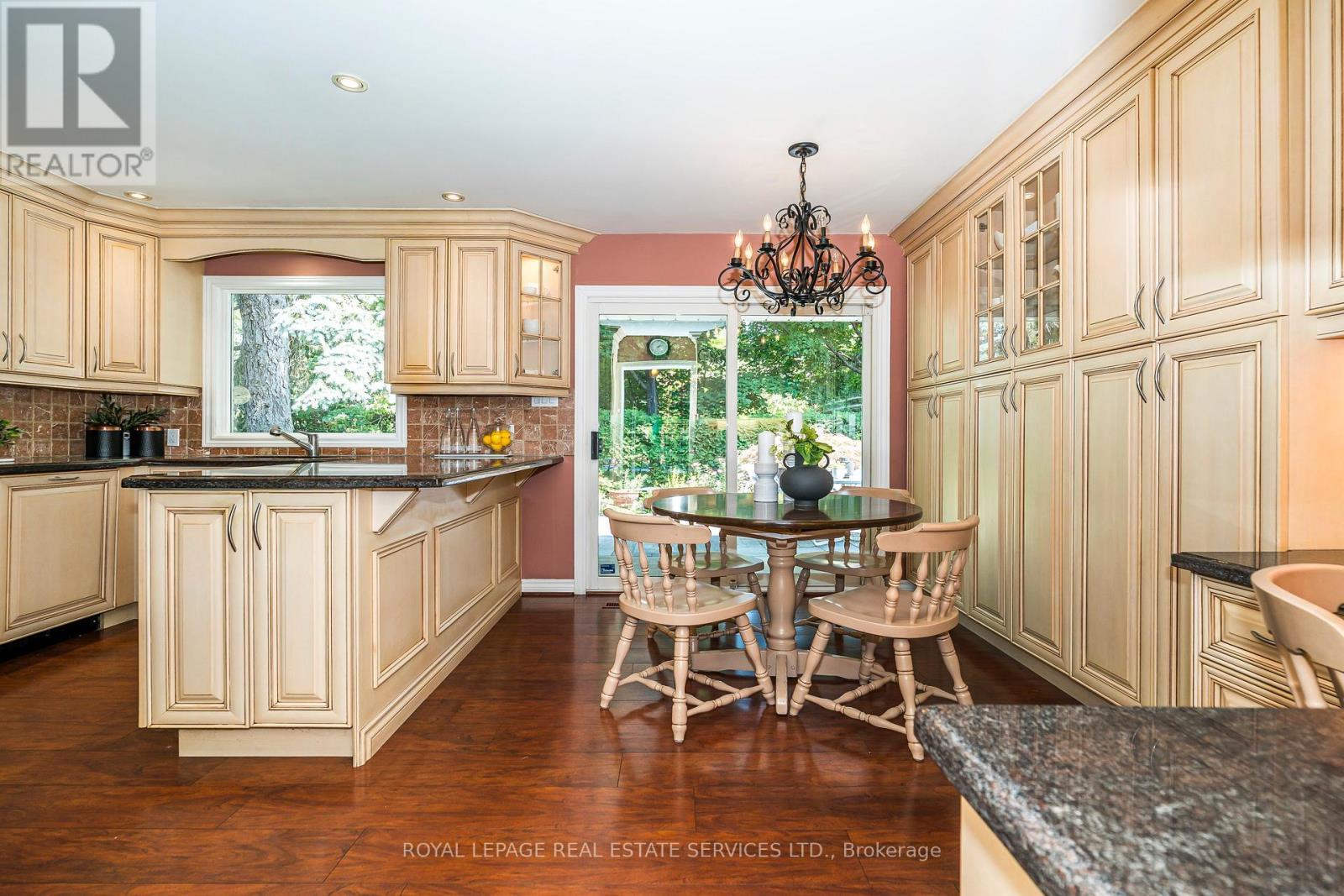 












36 COURTSFIELD CRESCENT

,
Toronto,




Ontario
M9A4S9

