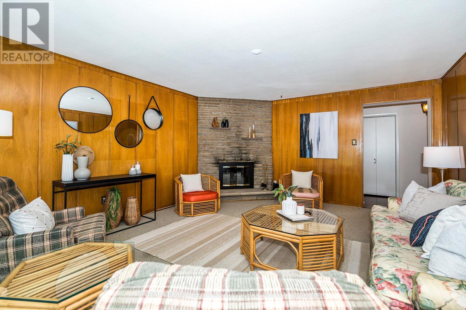 












36 COURTSFIELD CRESCENT

,
Toronto,




Ontario
M9A4S9

