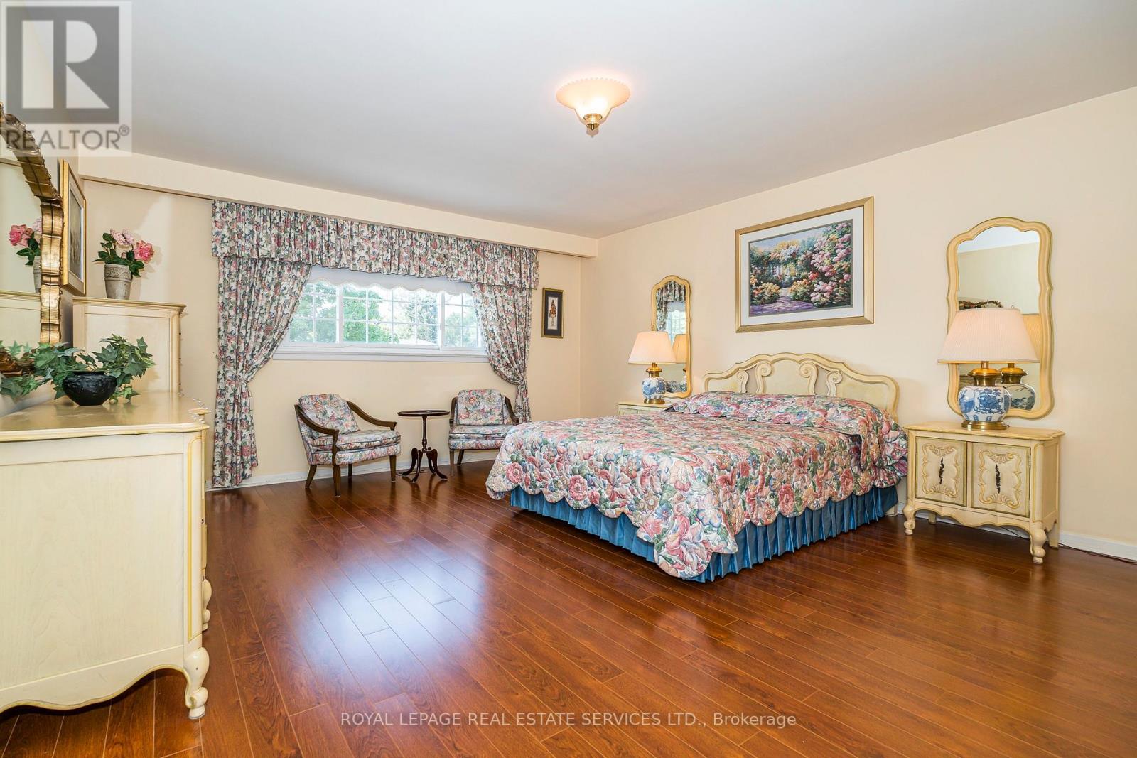 












36 COURTSFIELD CRESCENT

,
Toronto,




Ontario
M9A4S9

