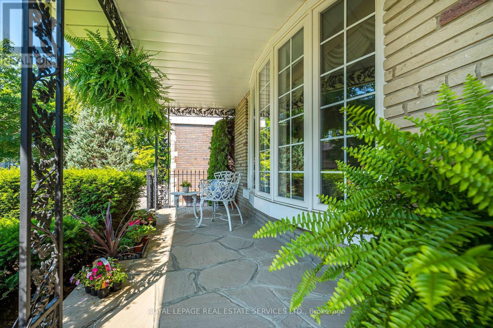












36 COURTSFIELD CRESCENT

,
Toronto,




Ontario
M9A4S9

