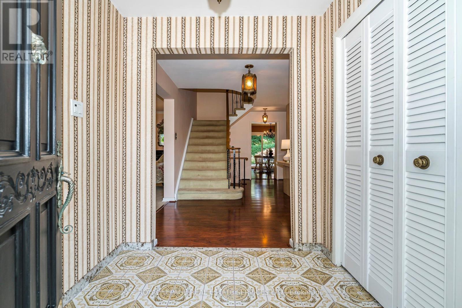 












36 COURTSFIELD CRESCENT

,
Toronto,




Ontario
M9A4S9

