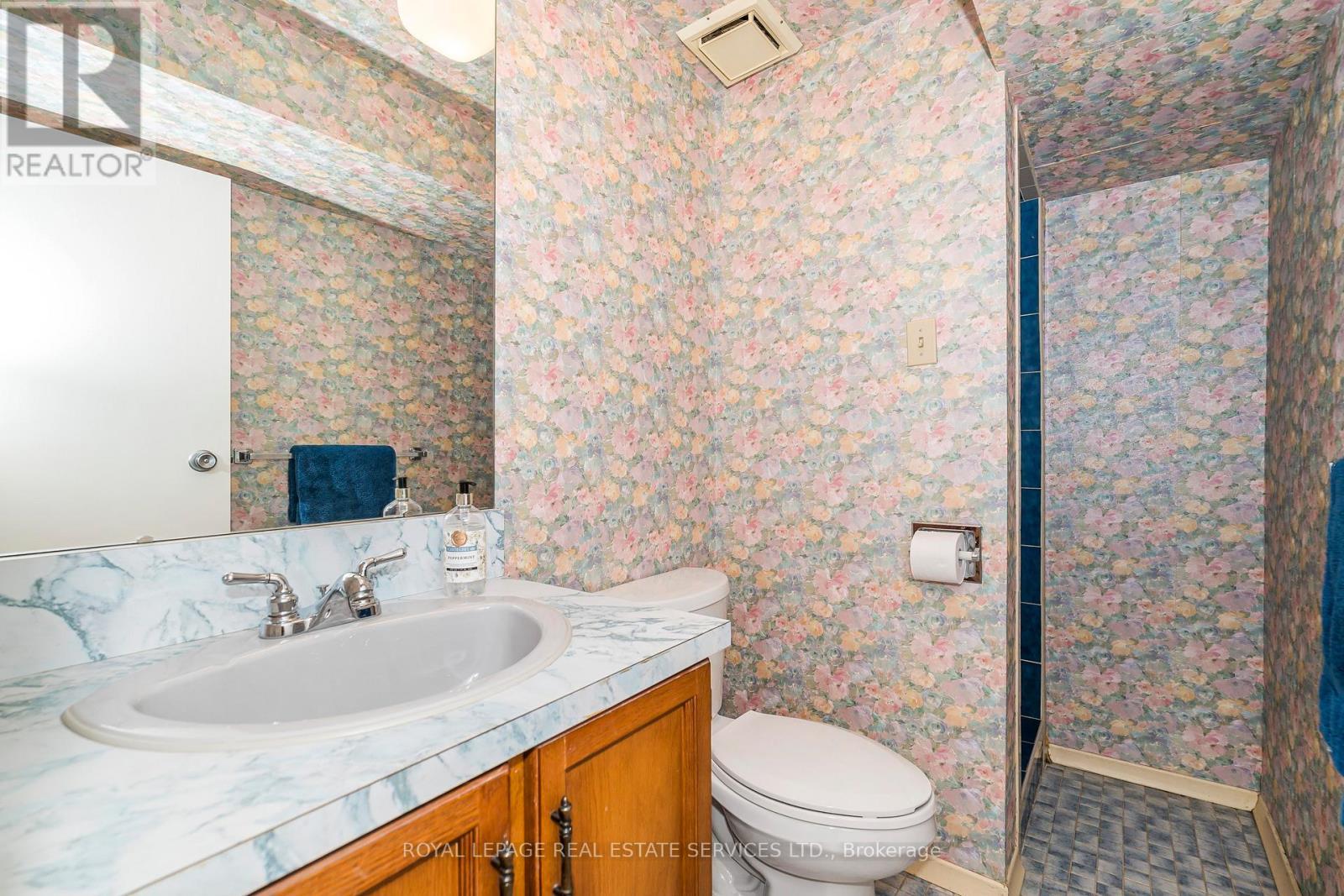 












36 COURTSFIELD CRESCENT

,
Toronto,




Ontario
M9A4S9

