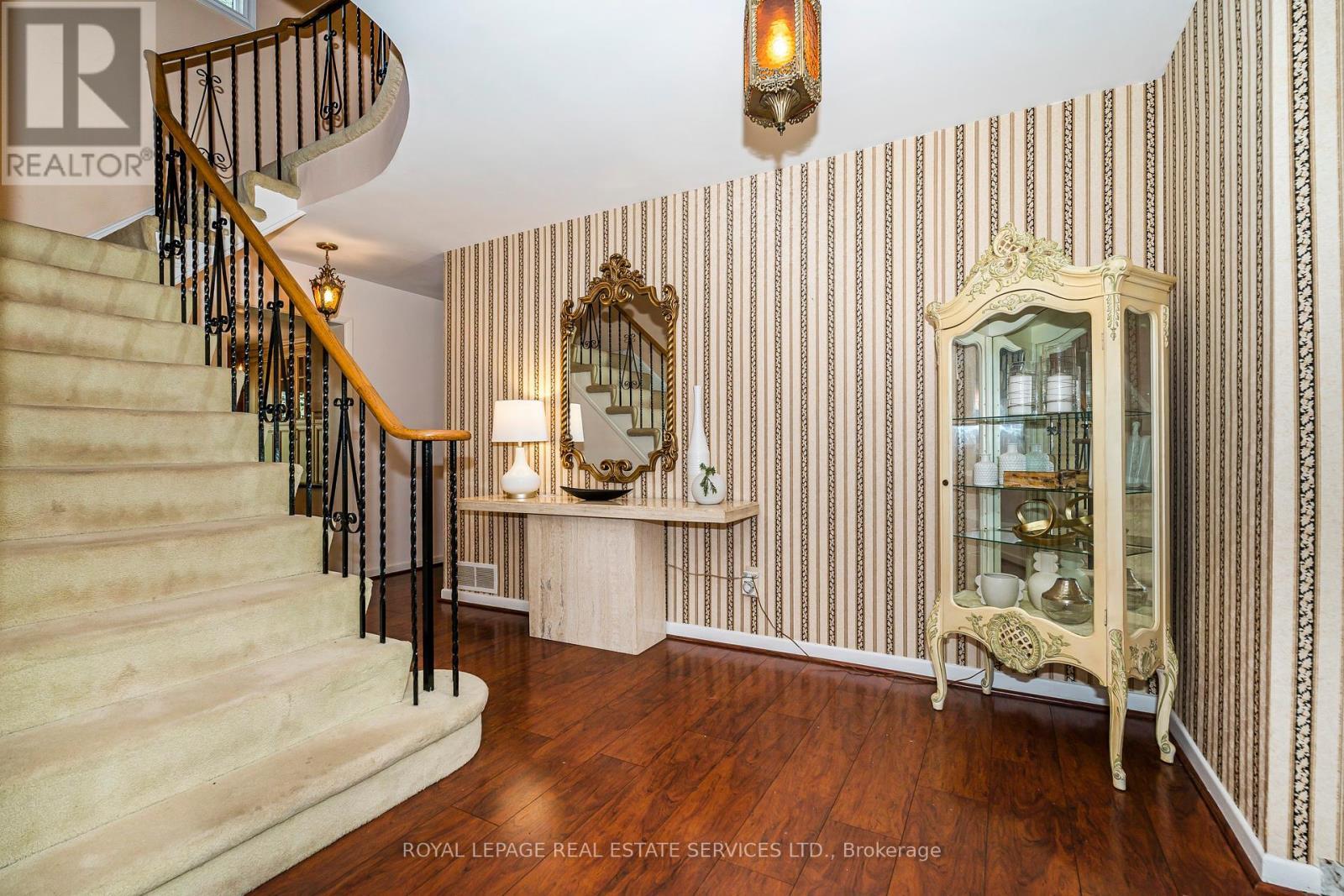 












36 COURTSFIELD CRESCENT

,
Toronto,




Ontario
M9A4S9

