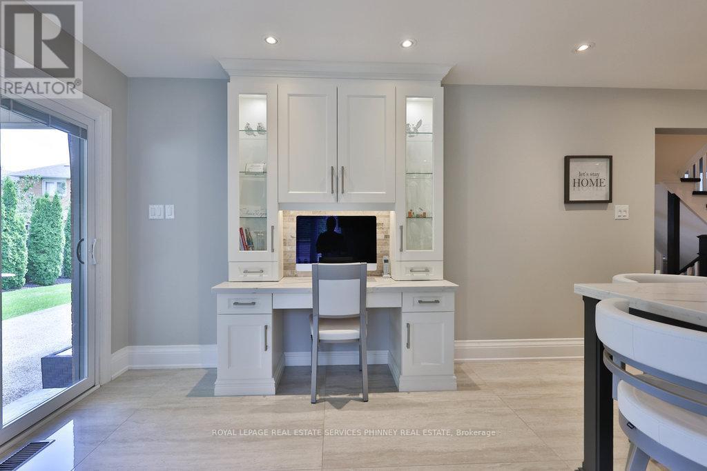 












1165 JEFF DRIVE

,
Oakville,




Ontario
L6J7N7


