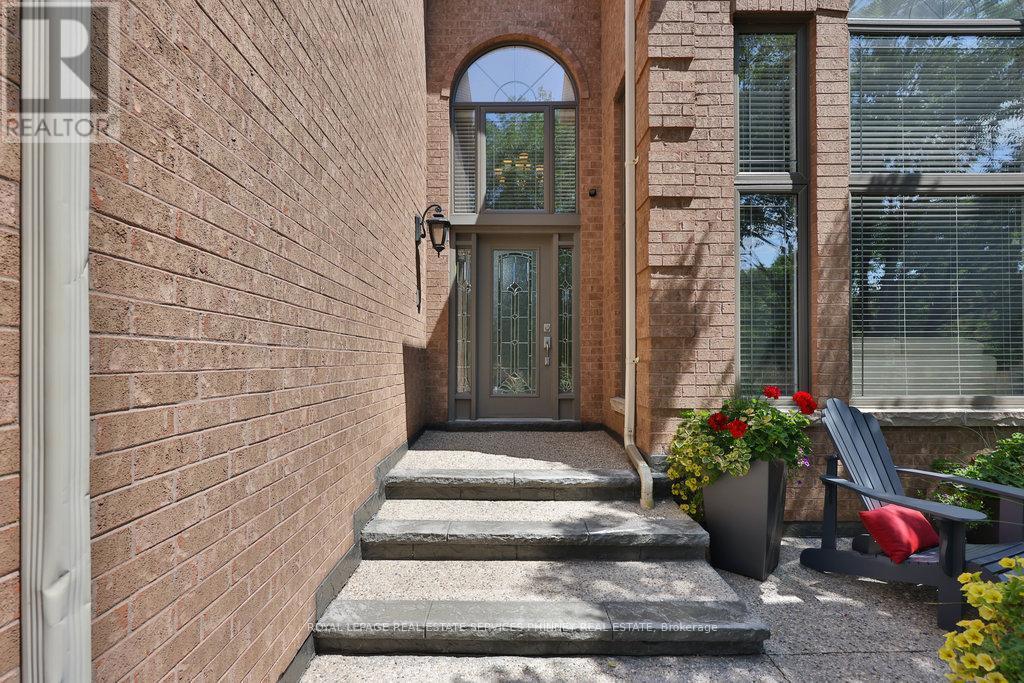 












1165 JEFF DRIVE

,
Oakville,




Ontario
L6J7N7

