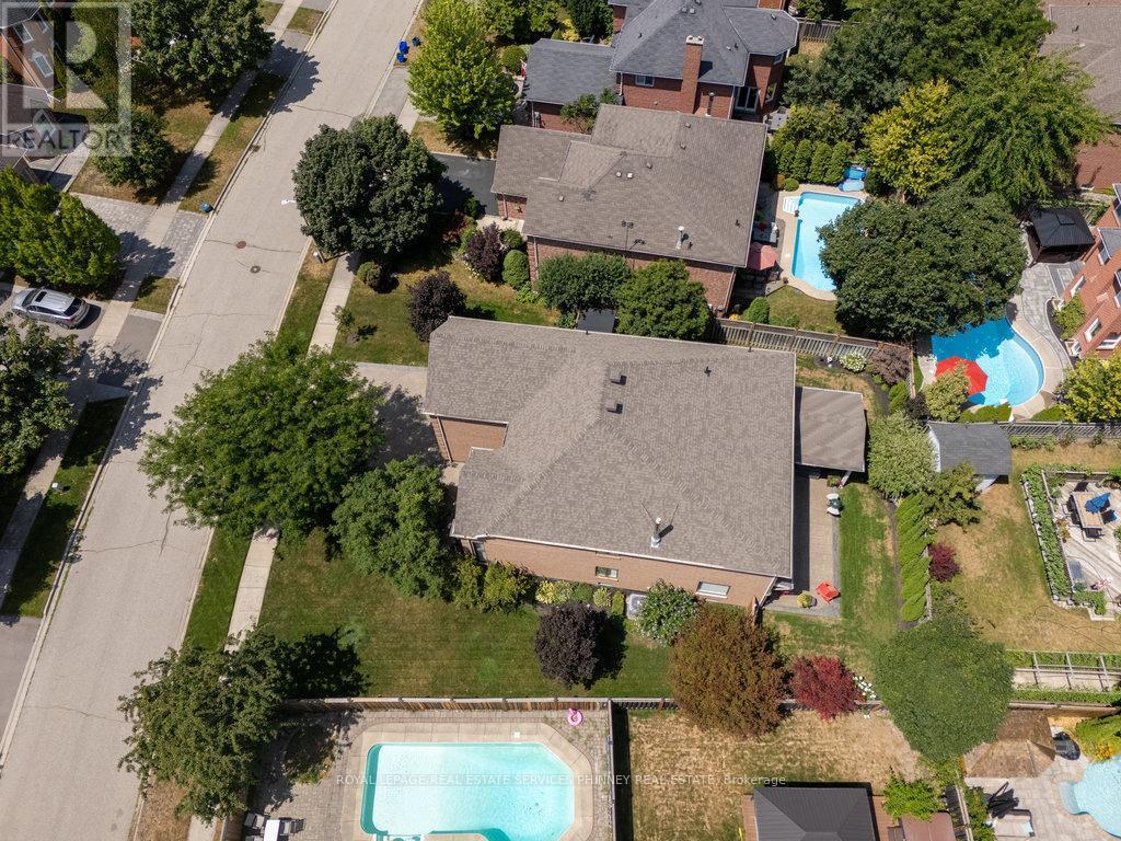 












1165 JEFF DRIVE

,
Oakville,




Ontario
L6J7N7


