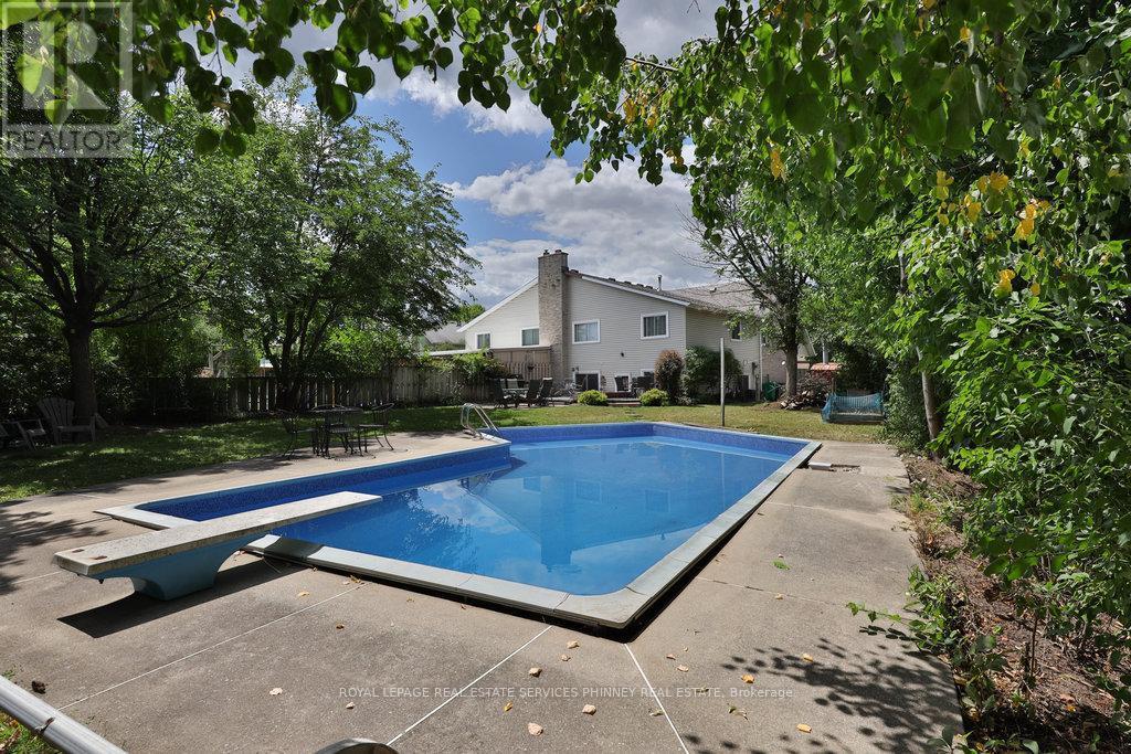 












2420 MAINROYAL STREET

,
Mississauga,




Ontario
L5L1C9

