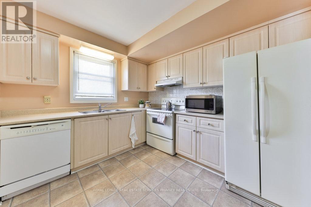 












2420 MAINROYAL STREET

,
Mississauga,




Ontario
L5L1C9

