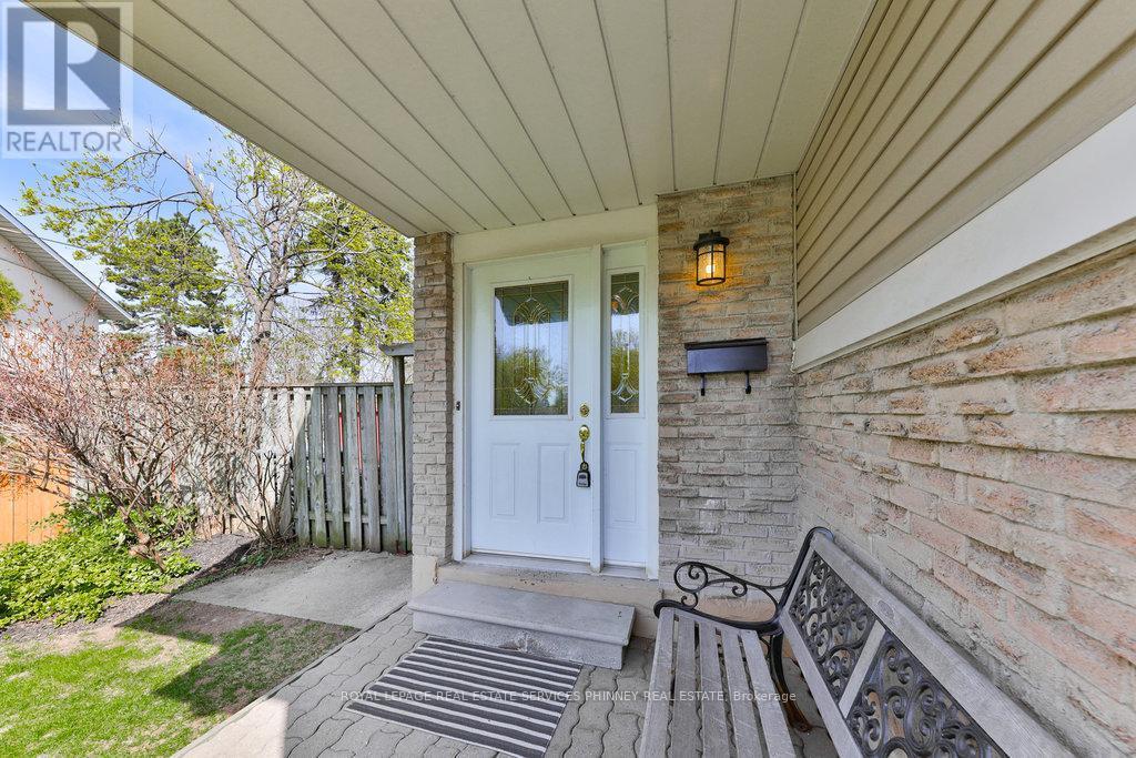 












2420 MAINROYAL STREET

,
Mississauga,




Ontario
L5L1C9

