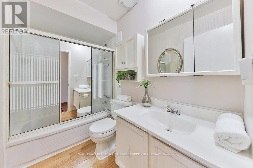 












2420 MAINROYAL STREET

,
Mississauga,




Ontario
L5L1C9

