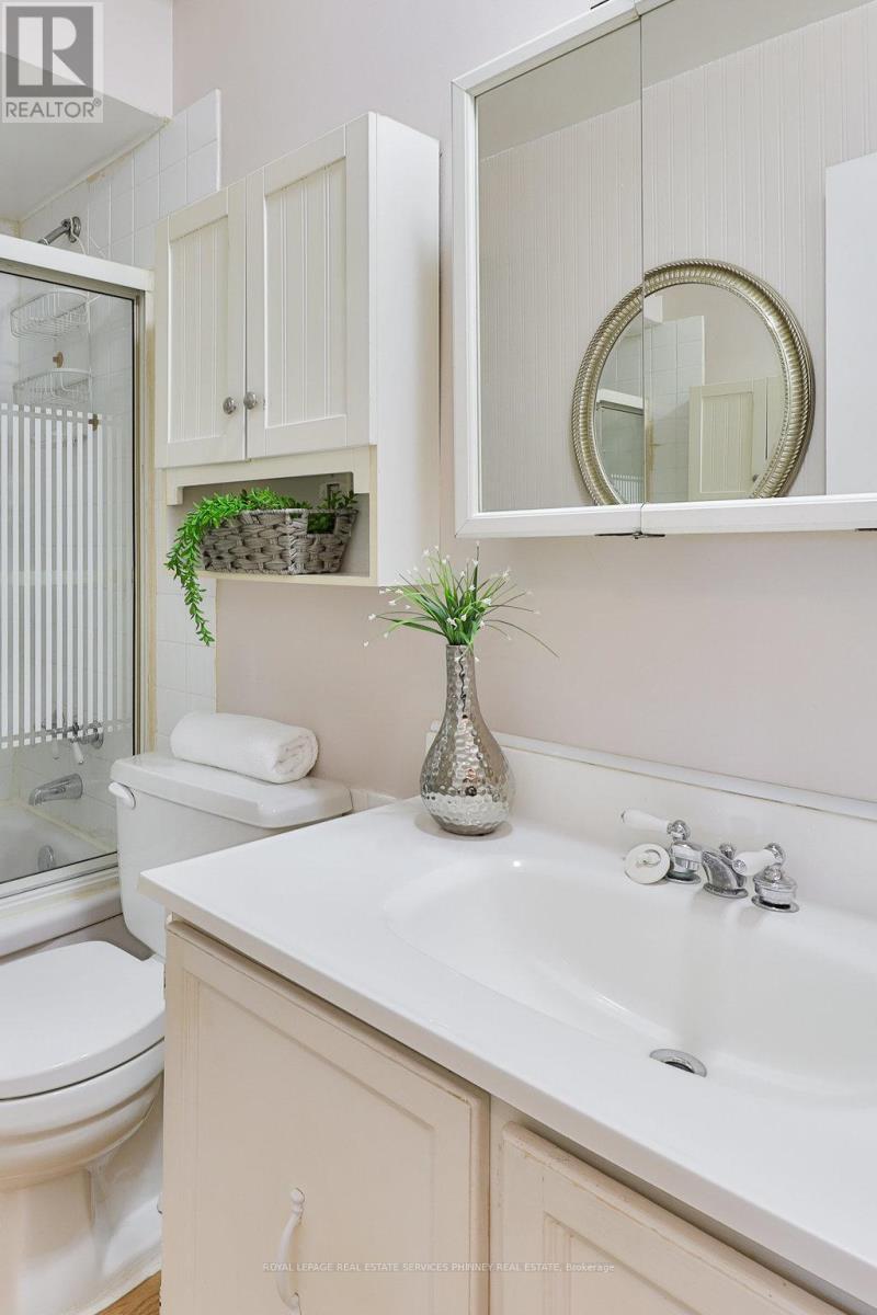 












2420 MAINROYAL STREET

,
Mississauga,




Ontario
L5L1C9

